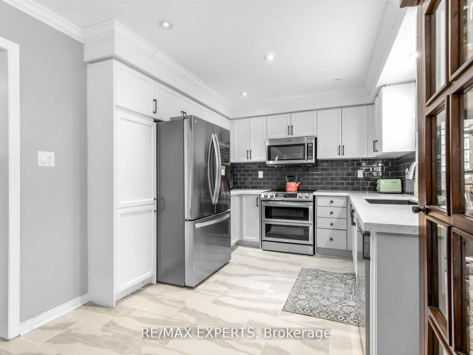 Photo 16 of 35 Arundel Drive, Vaughan, Vellore Village — HOMEH