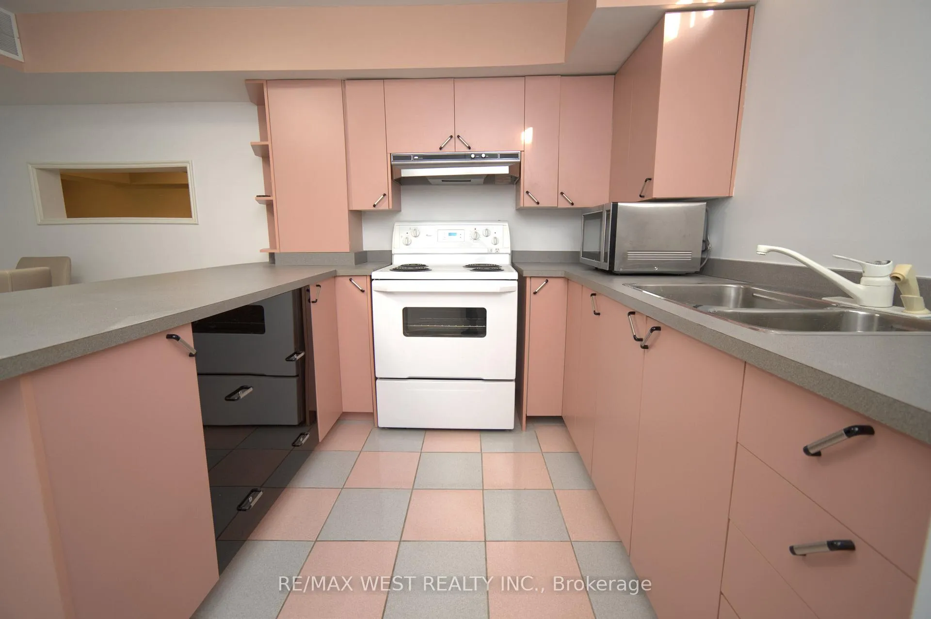Photo 8 of 86 Bellona Street, Vaughan, West Woodbridge — HOMEH