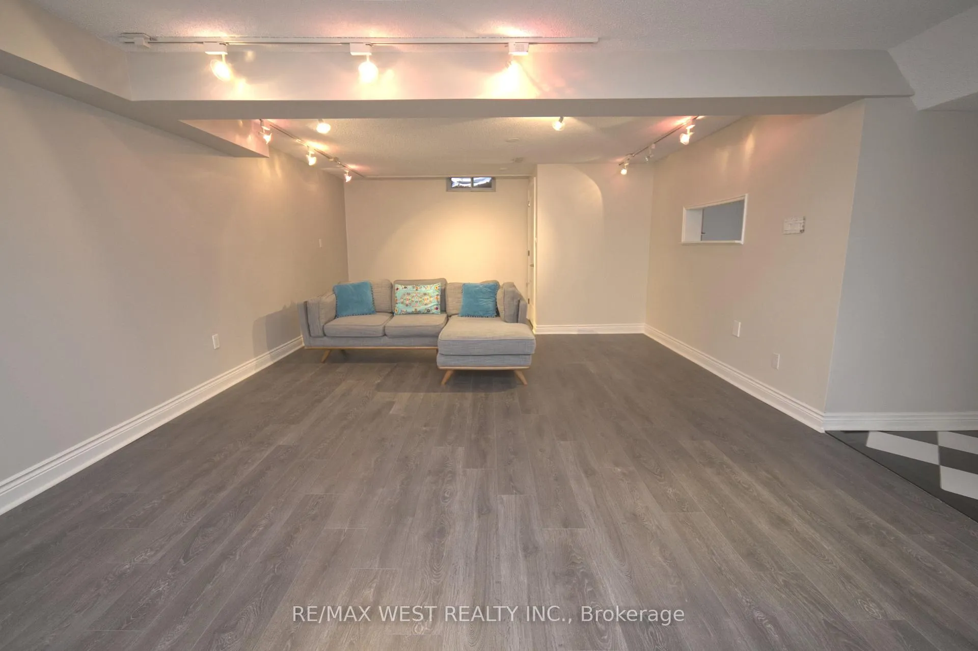 Photo 10 of 86 Bellona Street, Vaughan, West Woodbridge — HOMEH