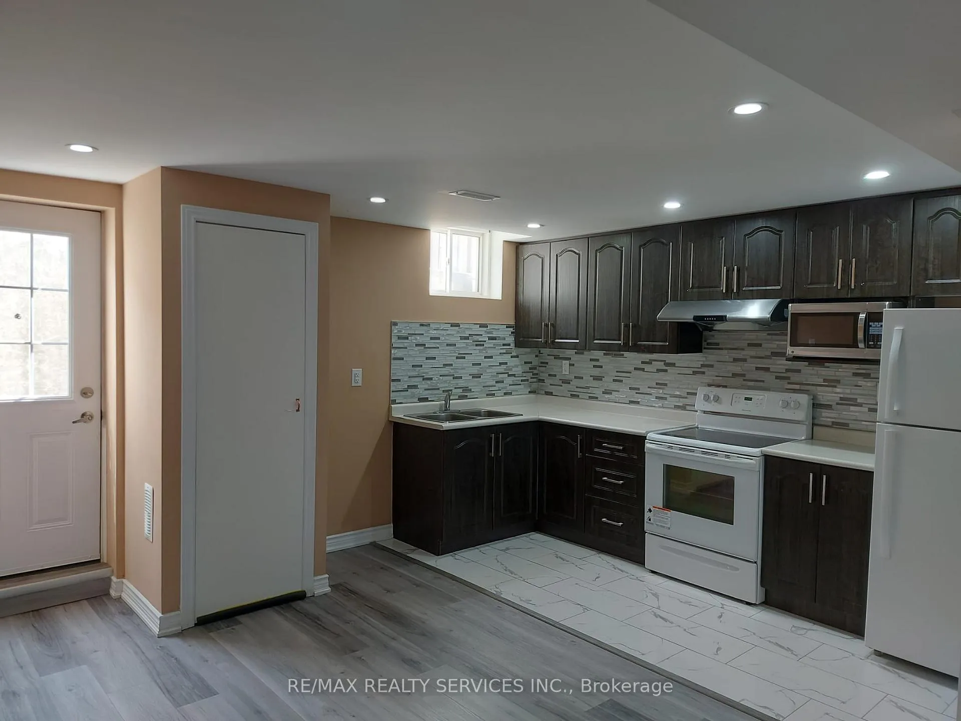 Photo 2 of 35 Agricola Road, Brampton, Northwest Brampton — HOMEH