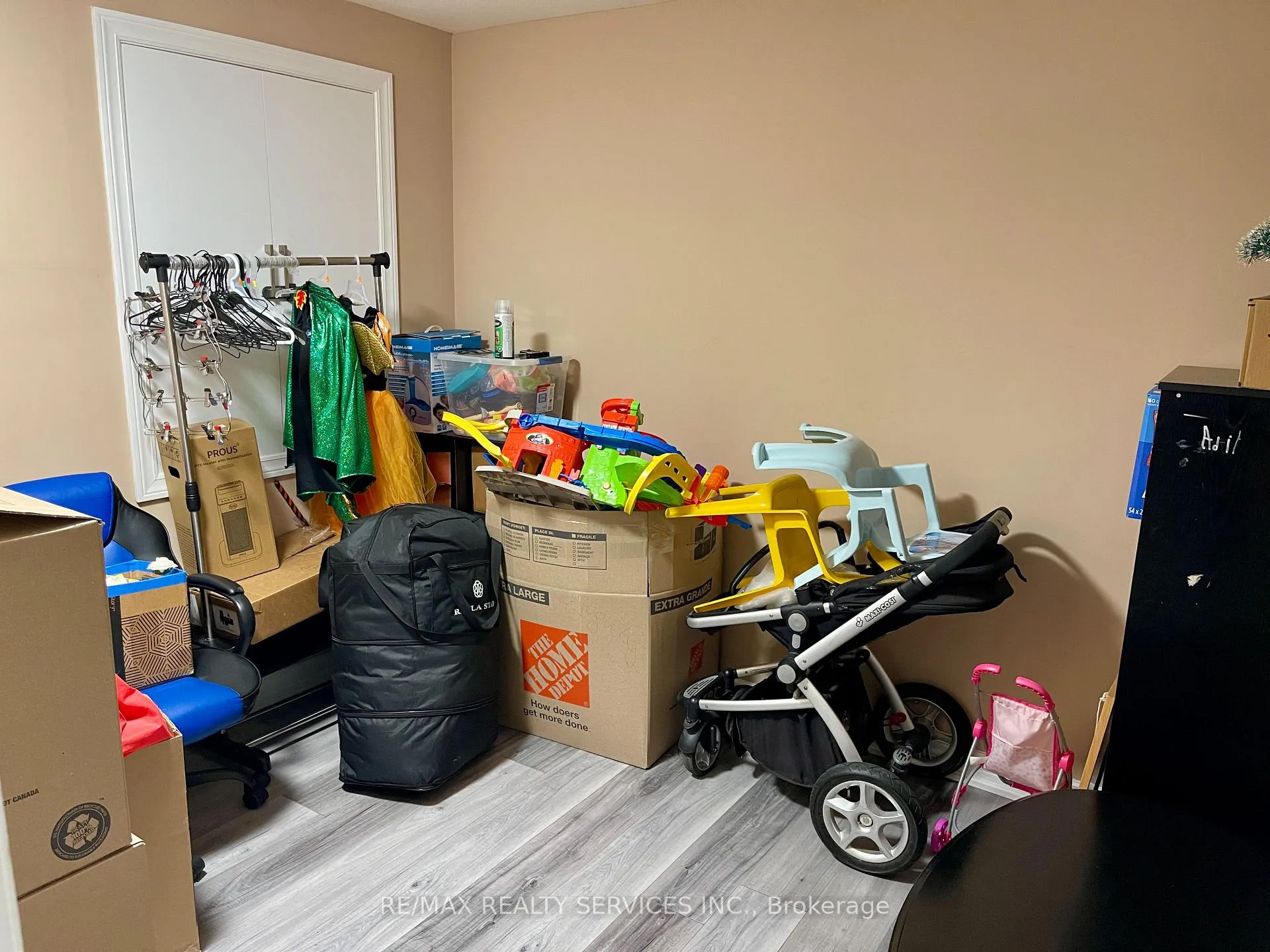 Photo 5 of 35 Agricola Road, Brampton, Northwest Brampton — HOMEH