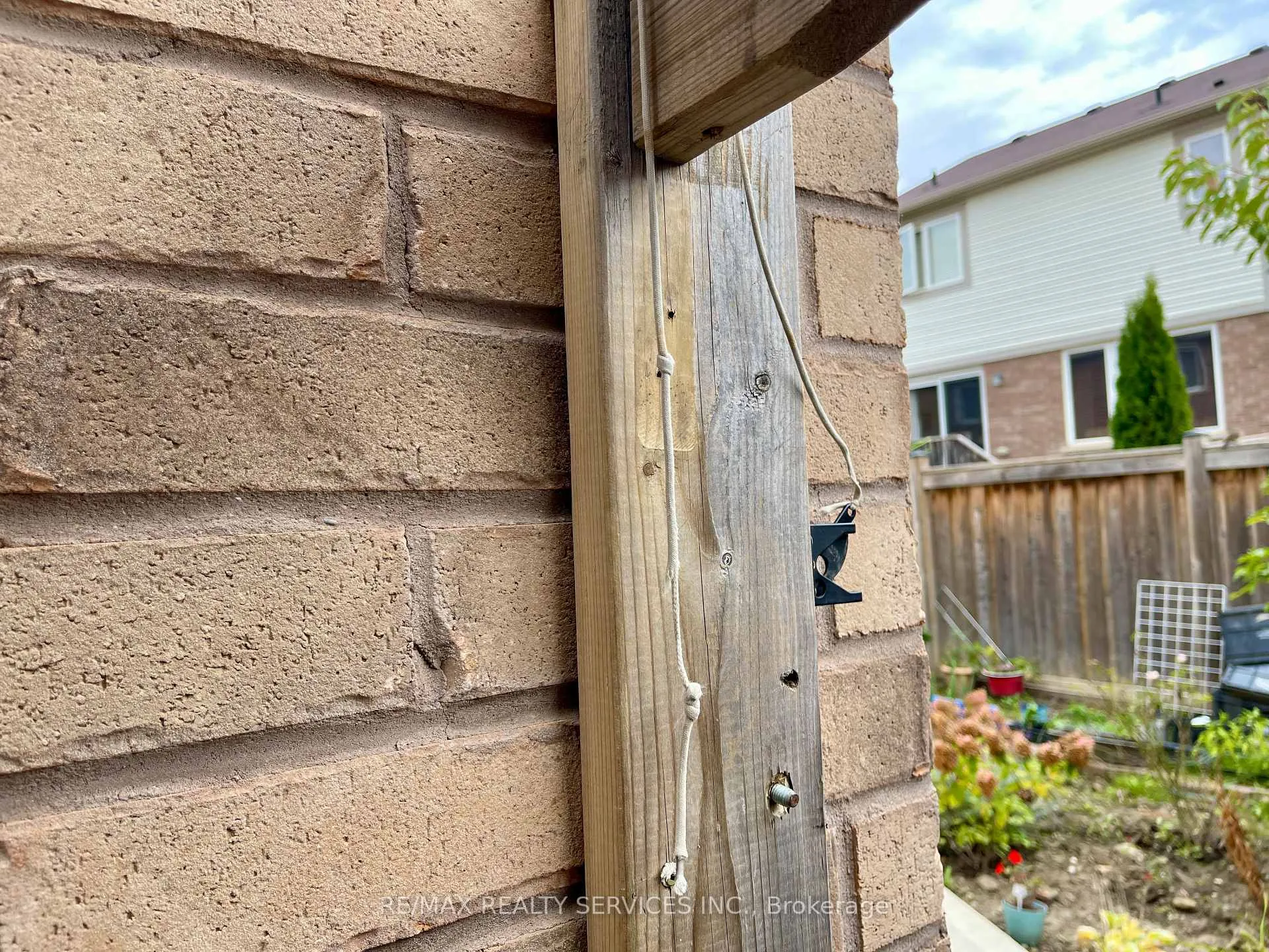 Photo 10 of 35 Agricola Road, Brampton, Northwest Brampton — HOMEH