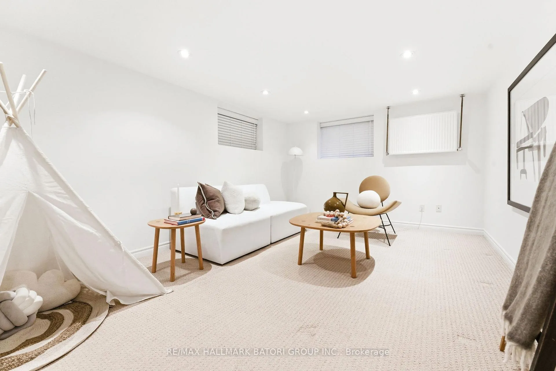 Photo 15 of 531 Briar Hill Avenue, Toronto, Forest Hill North — HOMEH