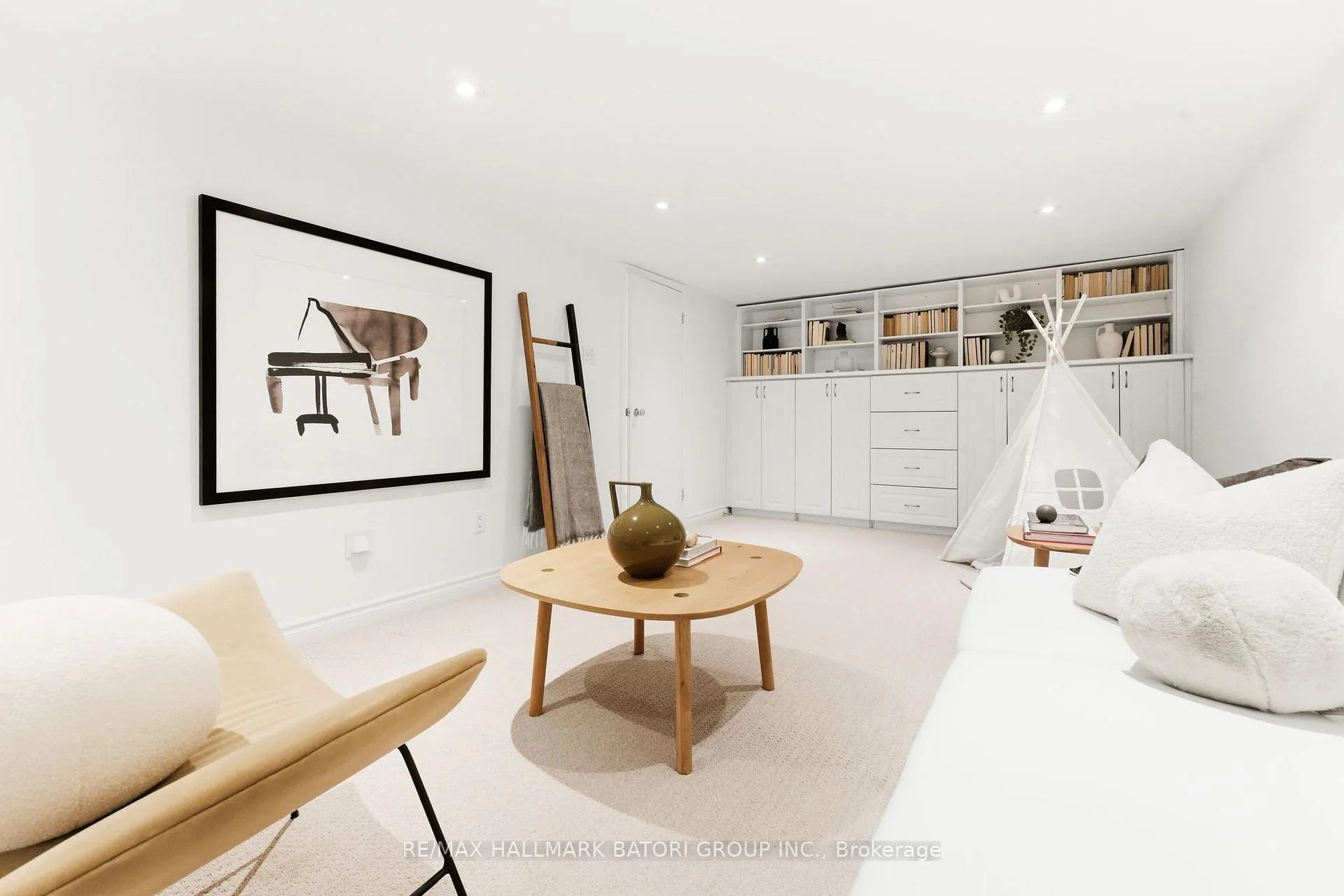 Photo 16 of 531 Briar Hill Avenue, Toronto, Forest Hill North — HOMEH