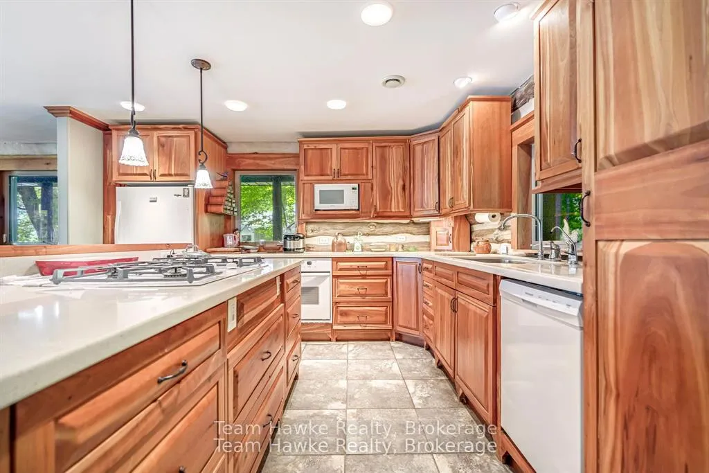 Photo 10 of 968 Sumac Lane, Midland — HOMEH