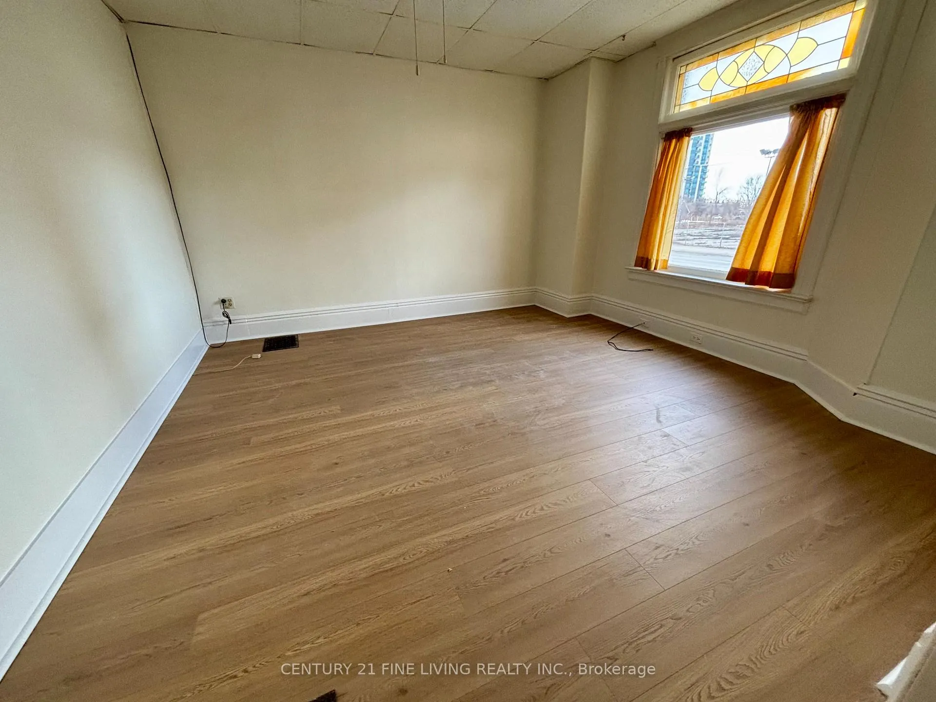 Photo 4 of Unit 1, 144 Bradford Street, Barrie, City Centre — HOMEH