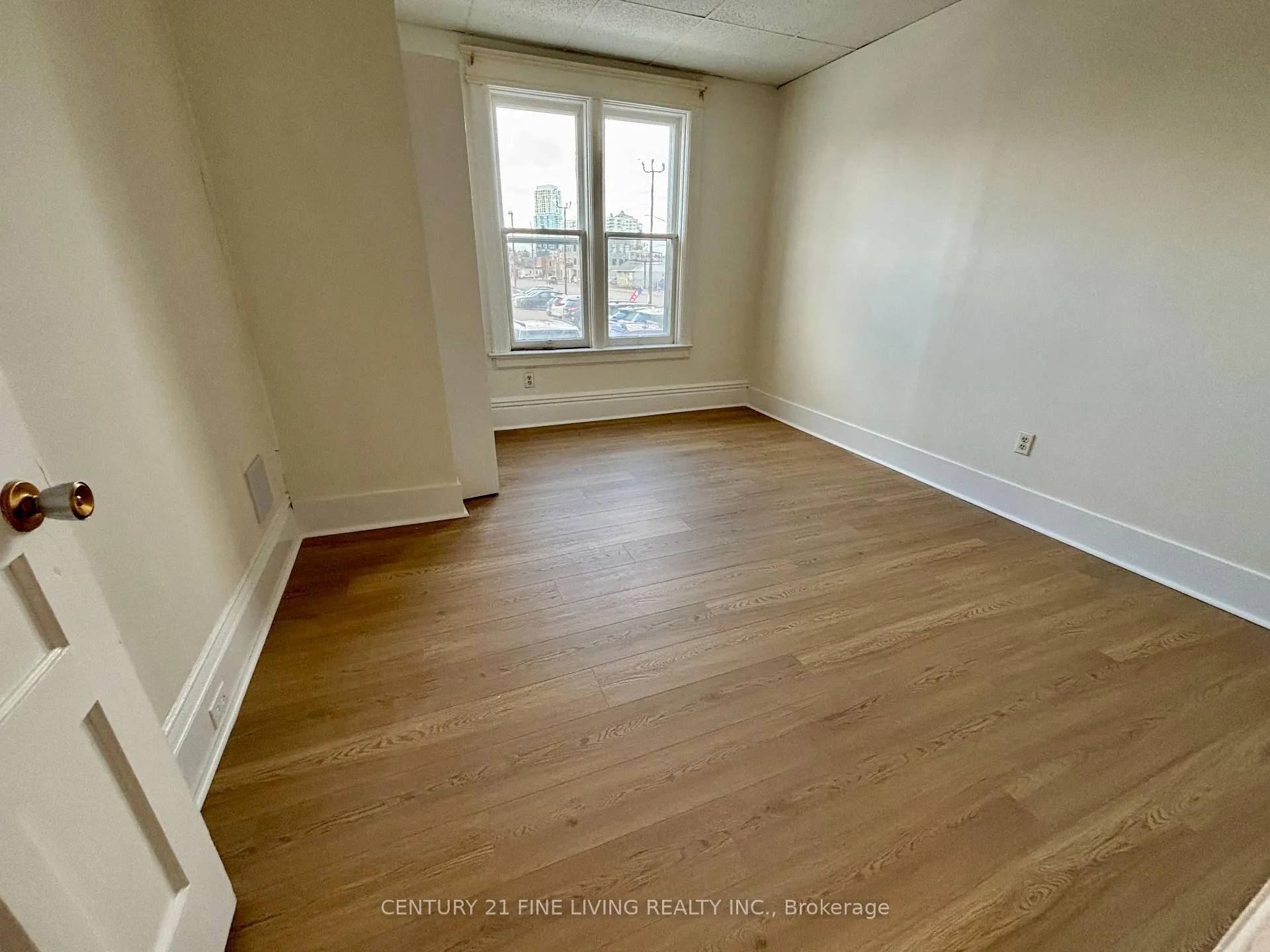 Photo 6 of Unit 1, 144 Bradford Street, Barrie, City Centre — HOMEH