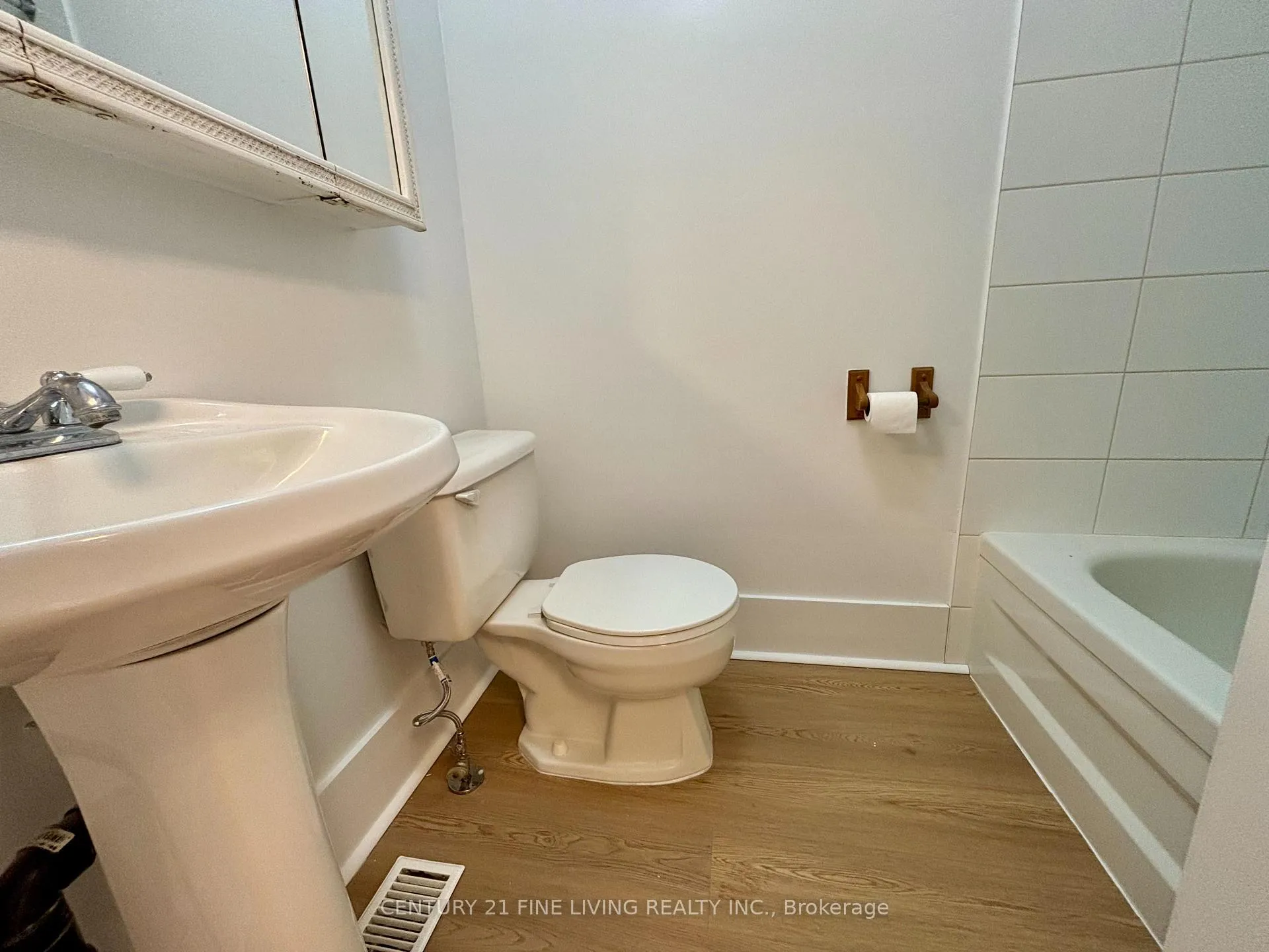 Photo 8 of Unit 1, 144 Bradford Street, Barrie, City Centre — HOMEH