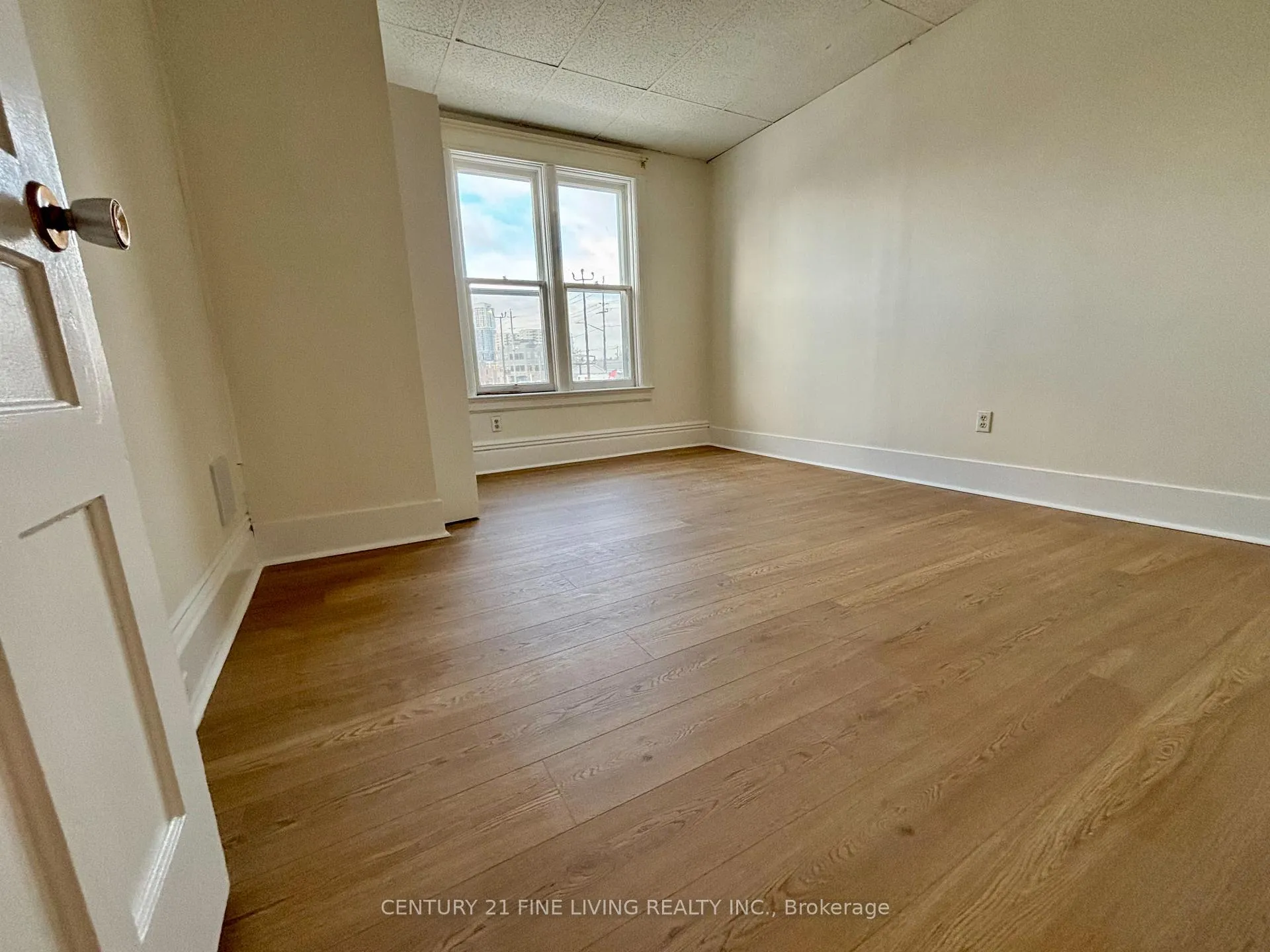 Photo 9 of Unit 1, 144 Bradford Street, Barrie, City Centre — HOMEH
