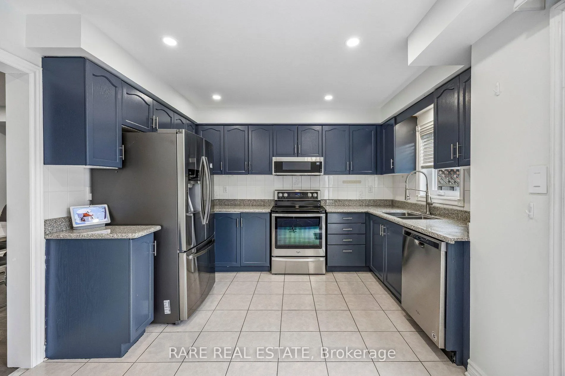 Photo 12 of 276 Milliken Meadows Drive, Markham, Milliken Mills West — HOMEH