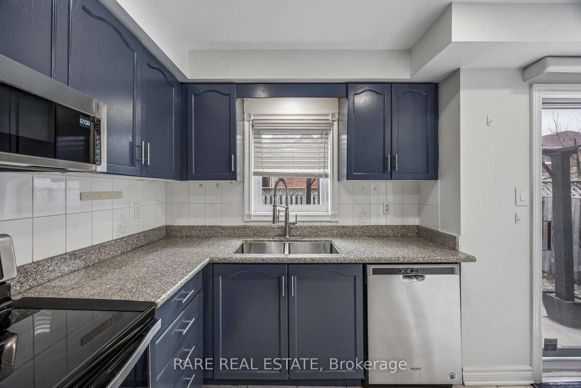 Photo 14 of 276 Milliken Meadows Drive, Markham, Milliken Mills West — HOMEH