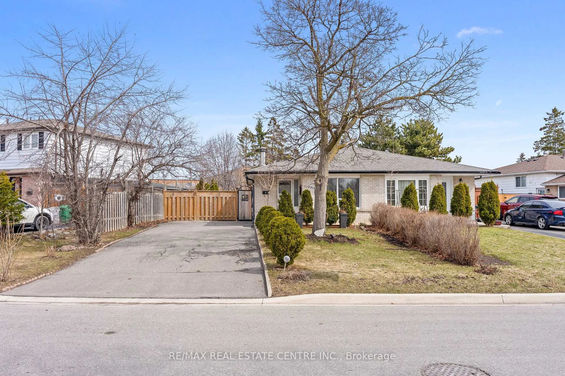 Photo 1 of 25 Juniper Crescent, Brampton, Northgate — HOMEH