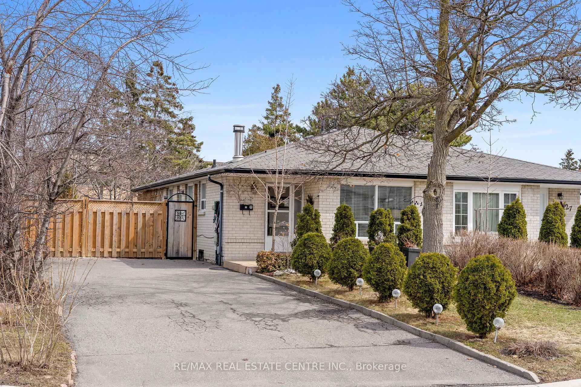 Photo 3 of 25 Juniper Crescent, Brampton, Northgate — HOMEH