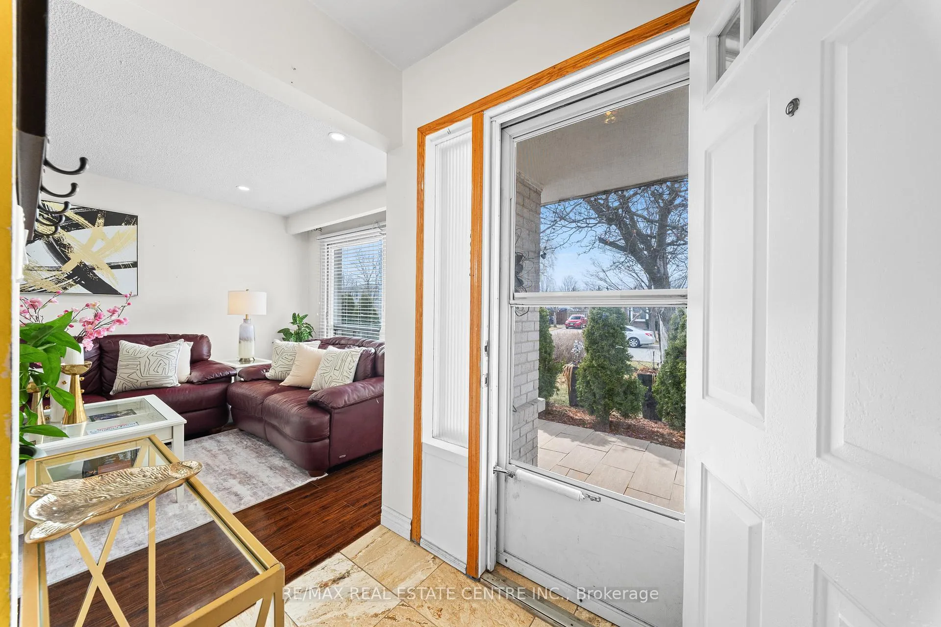 Photo 8 of 25 Juniper Crescent, Brampton, Northgate — HOMEH
