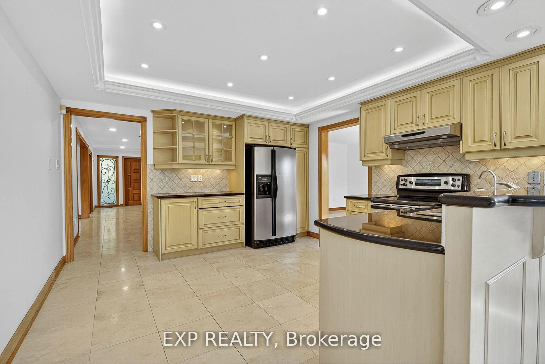 Photo 10 of 315 Stephanie Boulevard, Vaughan, Kleinburg — HOMEH