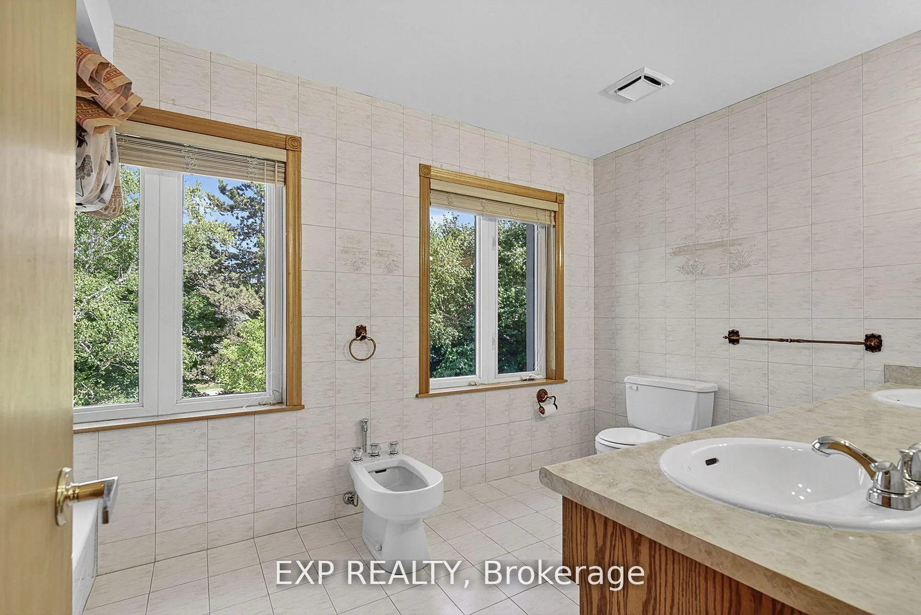 Photo 25 of 315 Stephanie Boulevard, Vaughan, Kleinburg — HOMEH