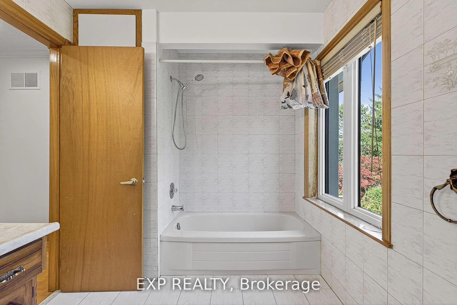 Photo 27 of 315 Stephanie Boulevard, Vaughan, Kleinburg — HOMEH