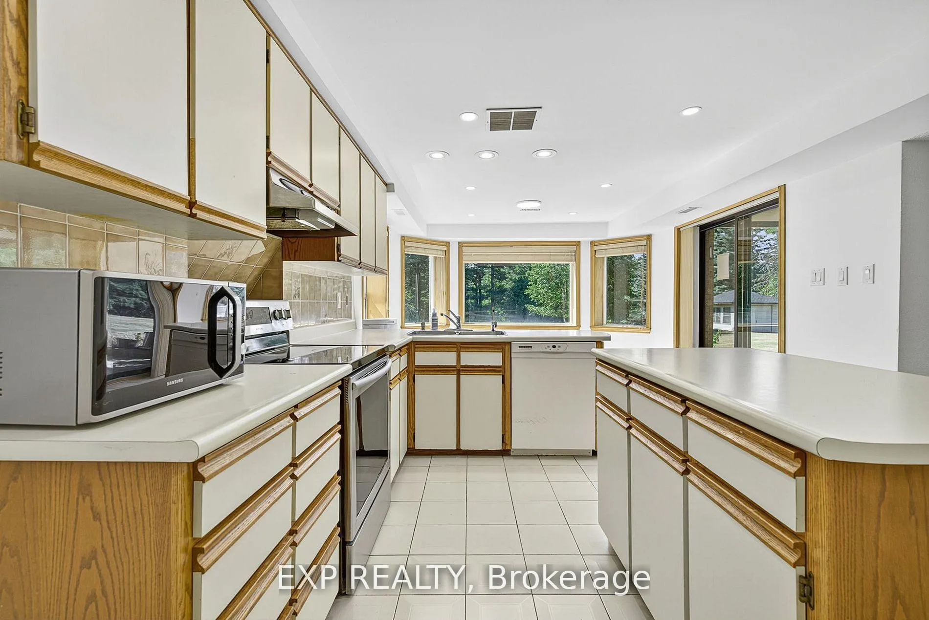 Photo 32 of 315 Stephanie Boulevard, Vaughan, Kleinburg — HOMEH