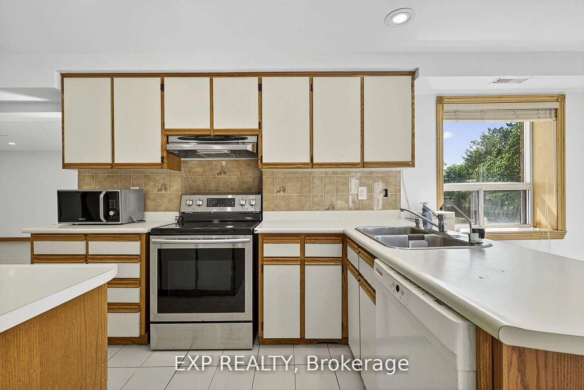 Photo 33 of 315 Stephanie Boulevard, Vaughan, Kleinburg — HOMEH