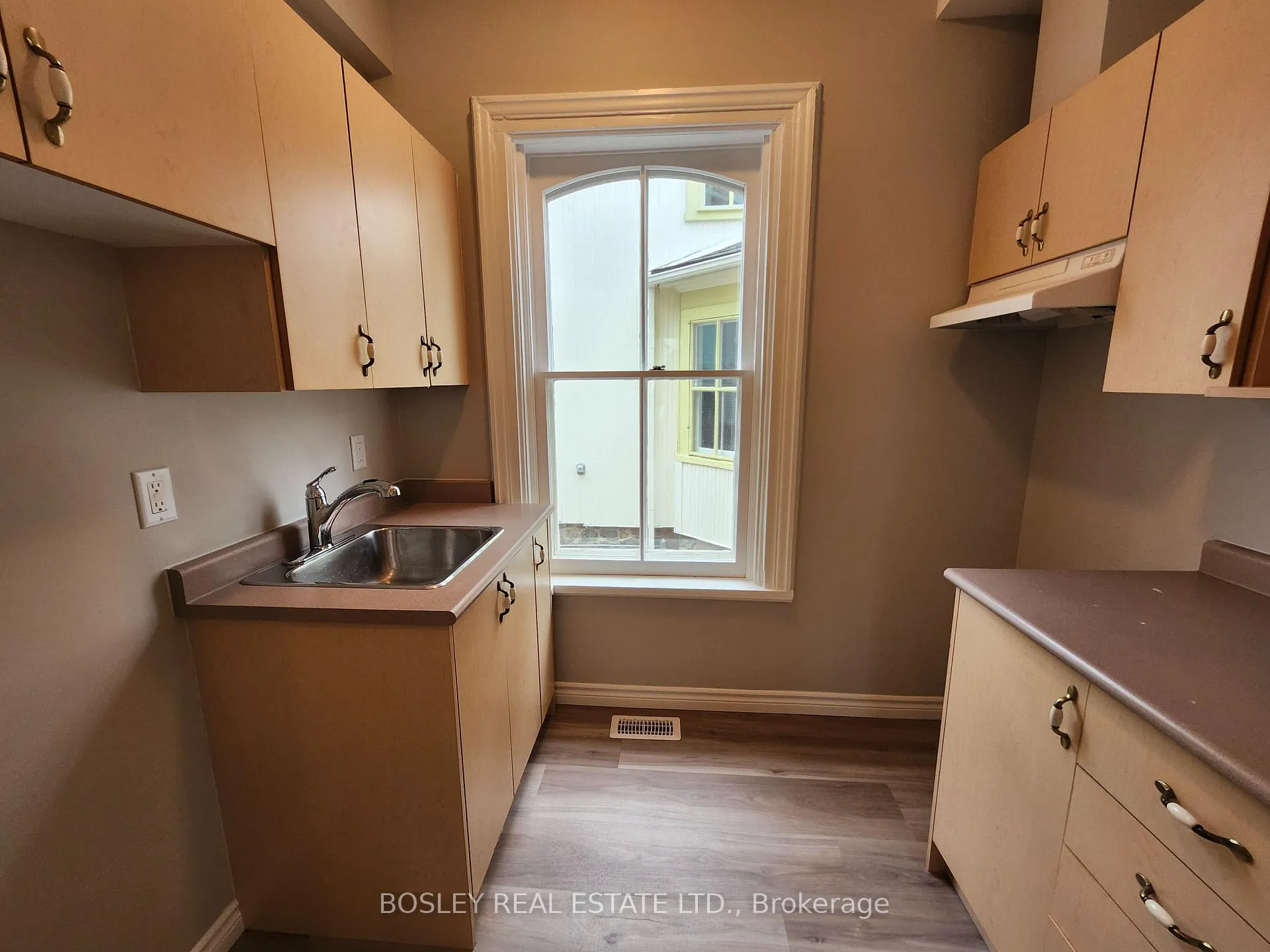 Photo 7 of Unit Brick#Main, 5958 16th Avenue, Markham, Wismer — HOMEH