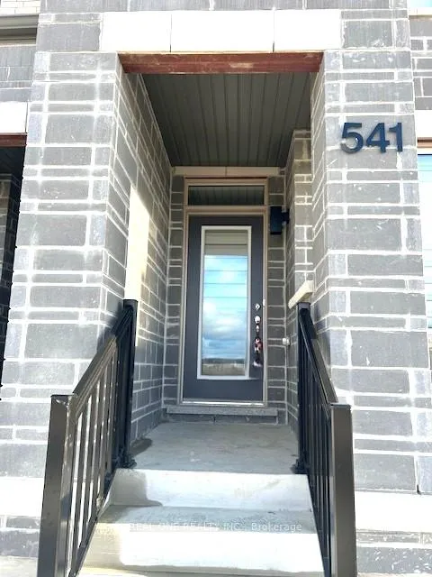 Photo 4 of 541 Vine Cliff Boulevard, Markham, Victoria Manor-Jennings Gate — HOMEH