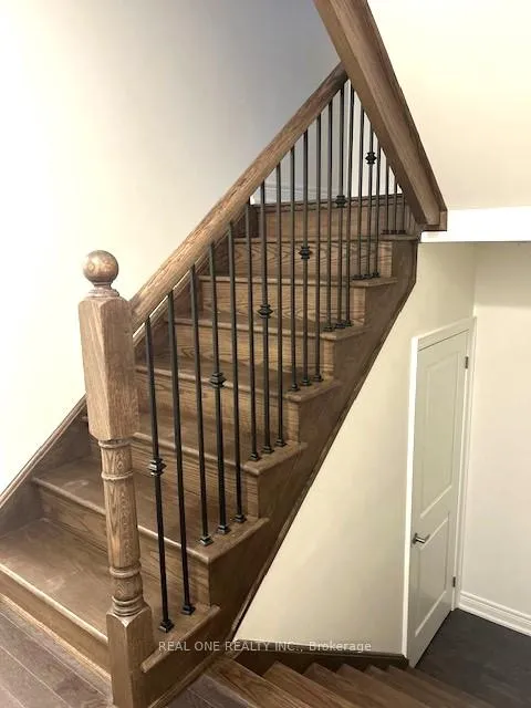 Photo 14 of 541 Vine Cliff Boulevard, Markham, Victoria Manor-Jennings Gate — HOMEH