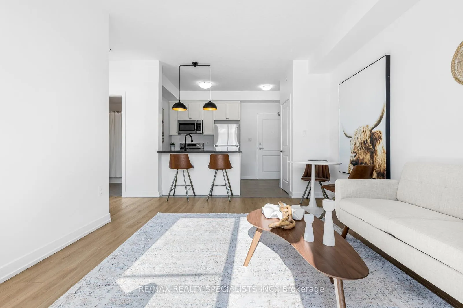 Photo 3 of Unit 112, 101 Shoreview Place, Hamilton, Lakeshore — HOMEH
