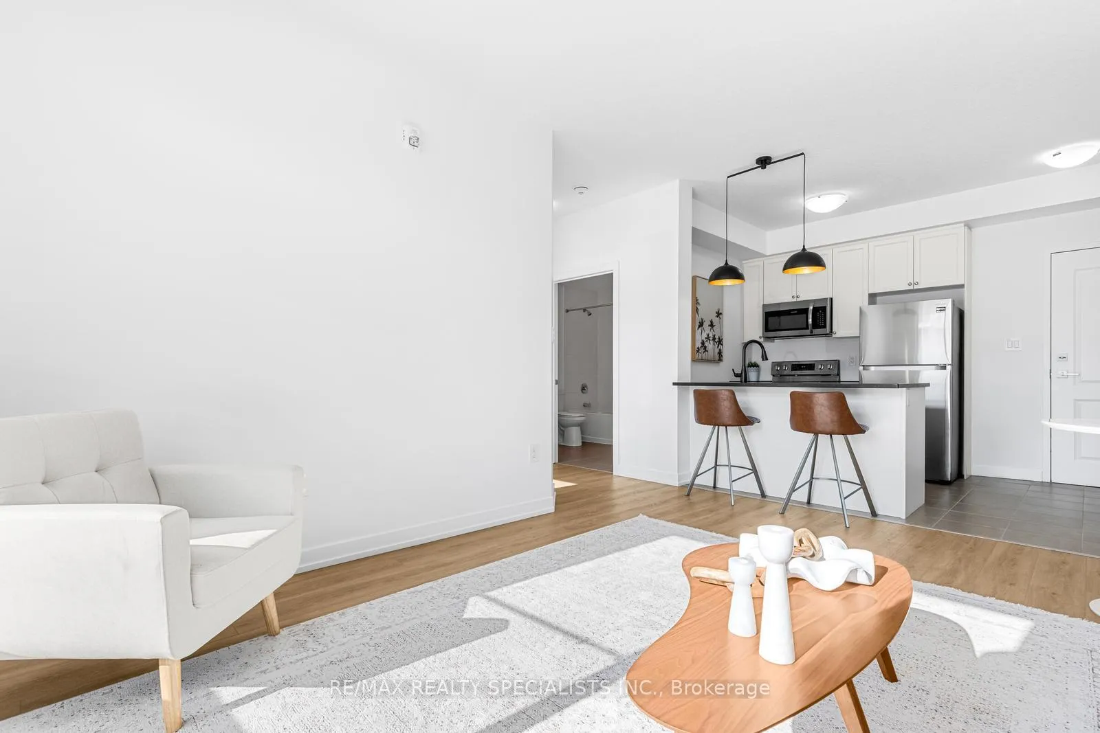 Photo 8 of Unit 112, 101 Shoreview Place, Hamilton, Lakeshore — HOMEH