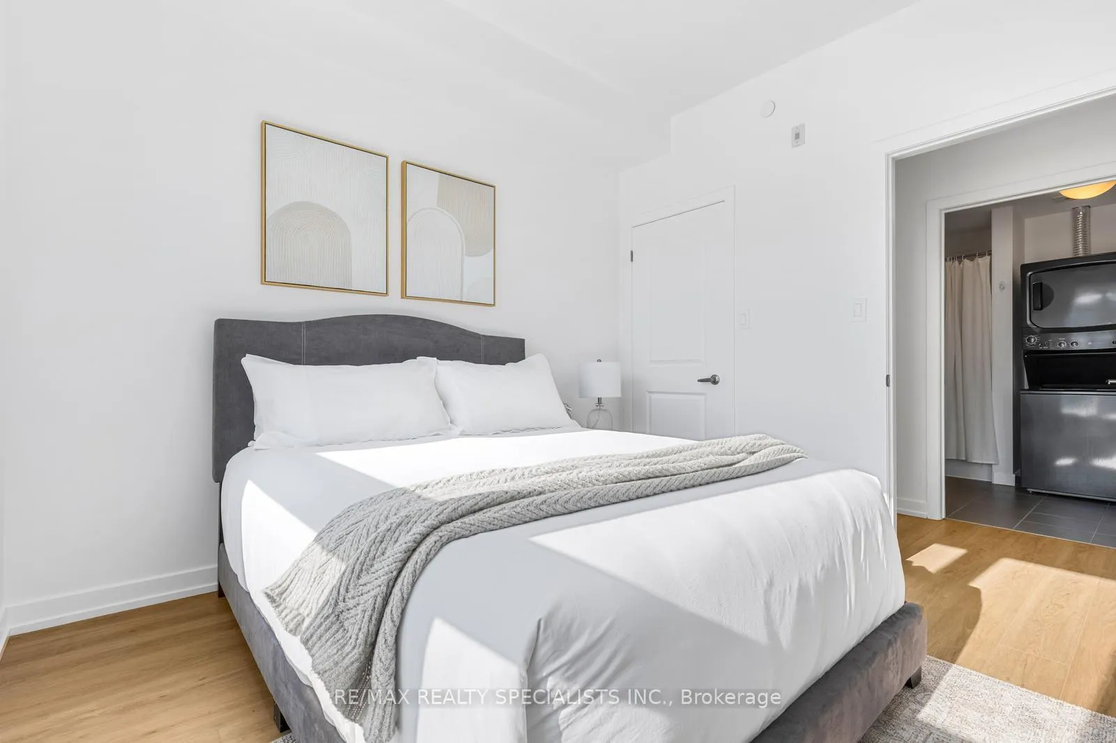 Photo 14 of Unit 112, 101 Shoreview Place, Hamilton, Lakeshore — HOMEH