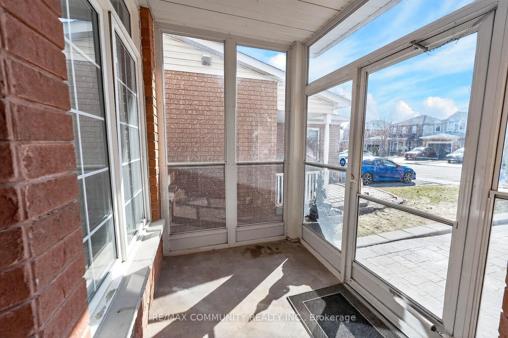 Photo 2 of 107 Monk Crescent, Ajax, Central — HOMEH