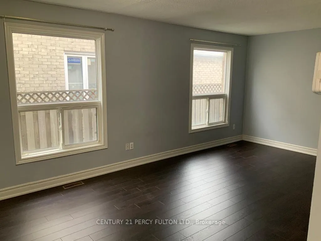 Photo 3 of Unit Main, 41 Rosseter Road, Markham, Middlefield — HOMEH