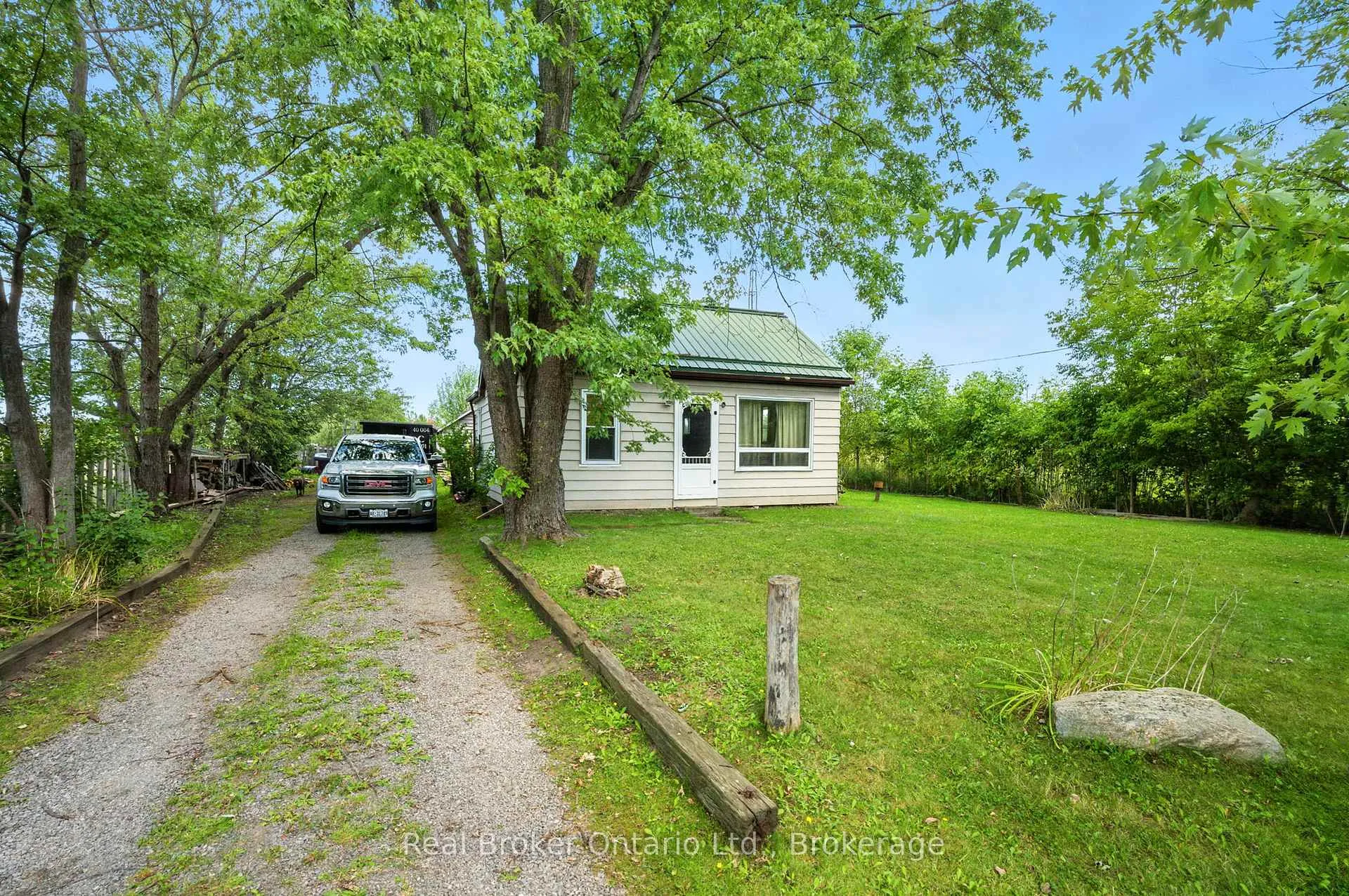 Photo 6 of 320 Netherby Road, Welland, Cooks Mills — HOMEH