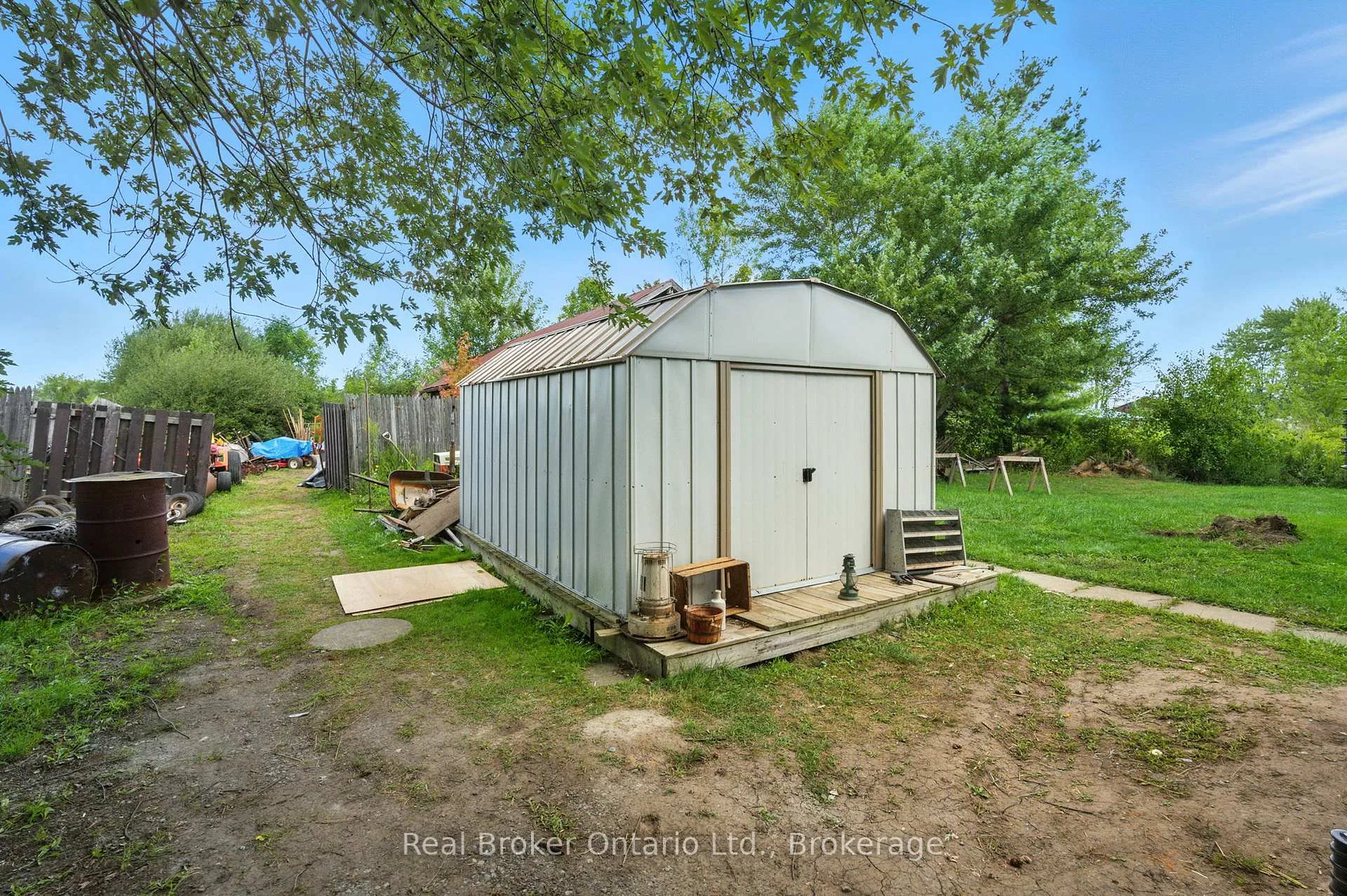 Photo 10 of 320 Netherby Road, Welland, Cooks Mills — HOMEH
