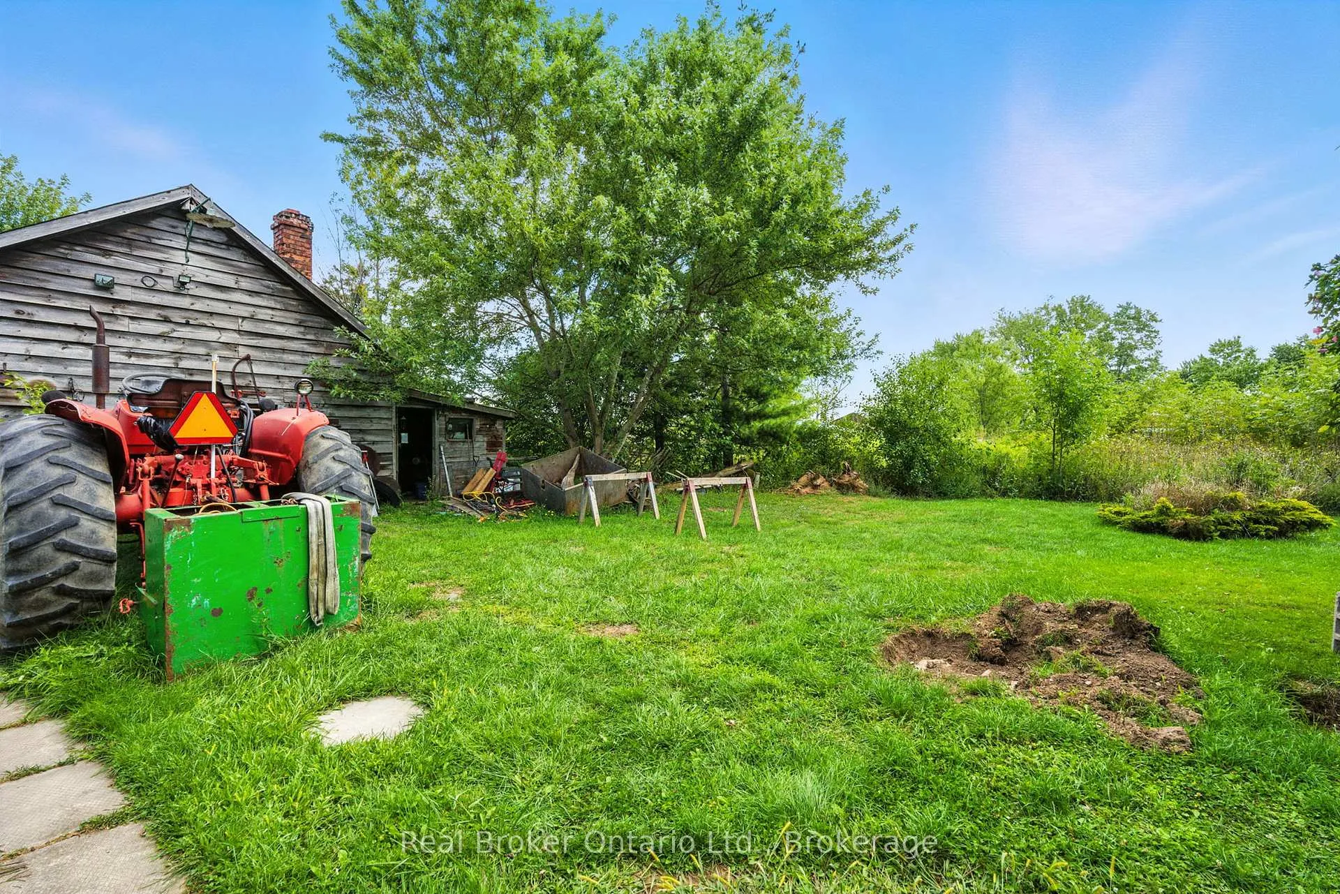 Photo 11 of 320 Netherby Road, Welland, Cooks Mills — HOMEH