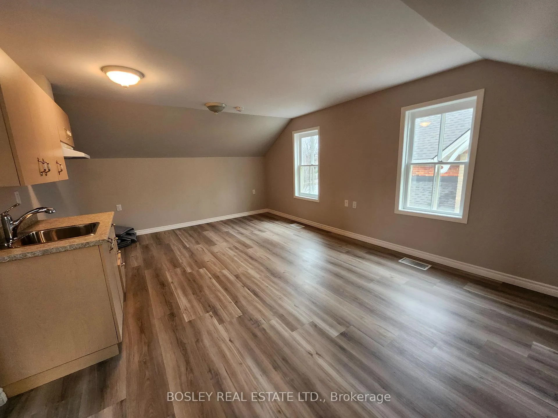 Photo 3 of Unit Wood#Upper, 5958 6th Avenue, Markham, Wismer — HOMEH