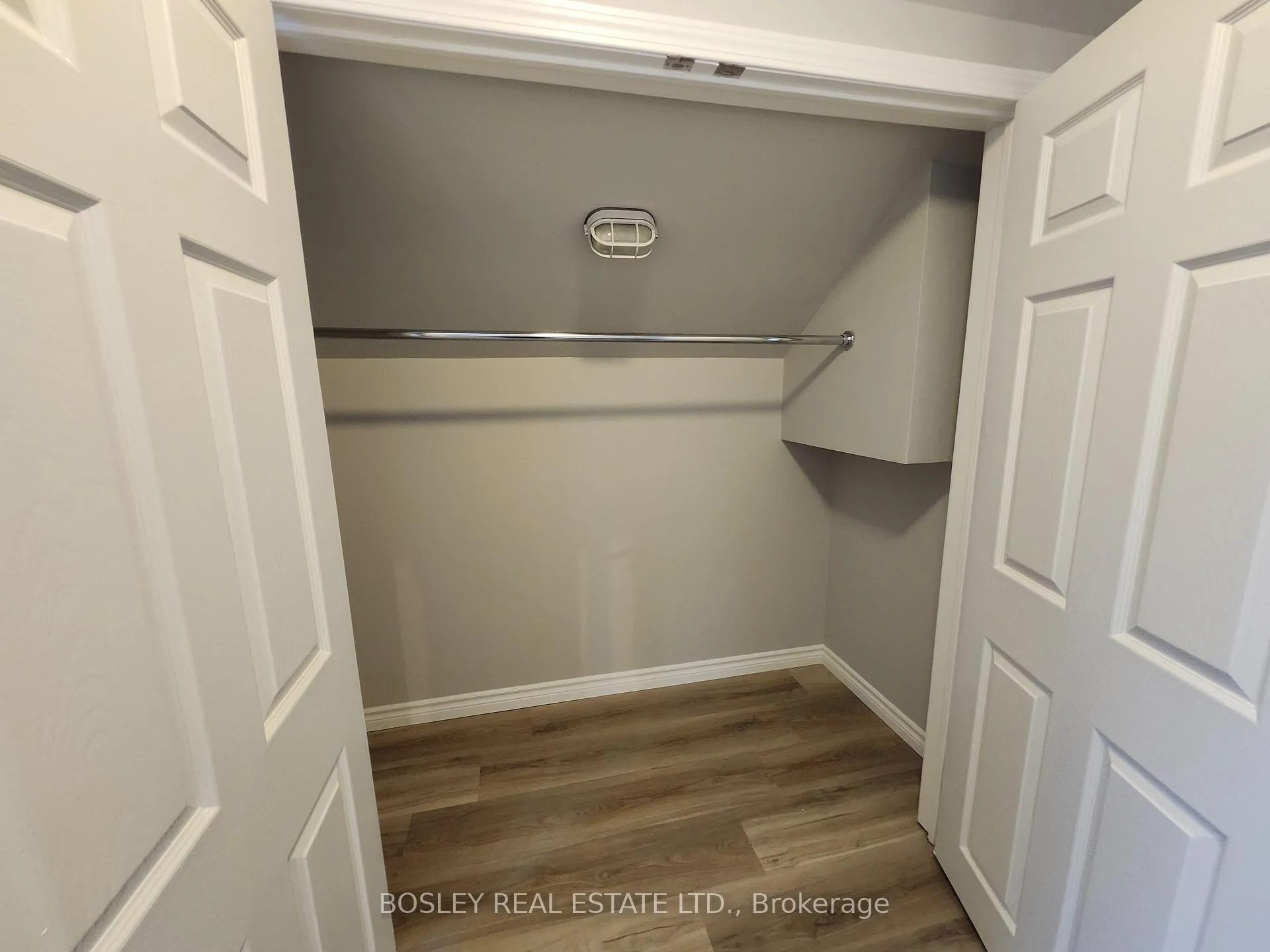 Photo 11 of Unit Wood#Upper, 5958 6th Avenue, Markham, Wismer — HOMEH