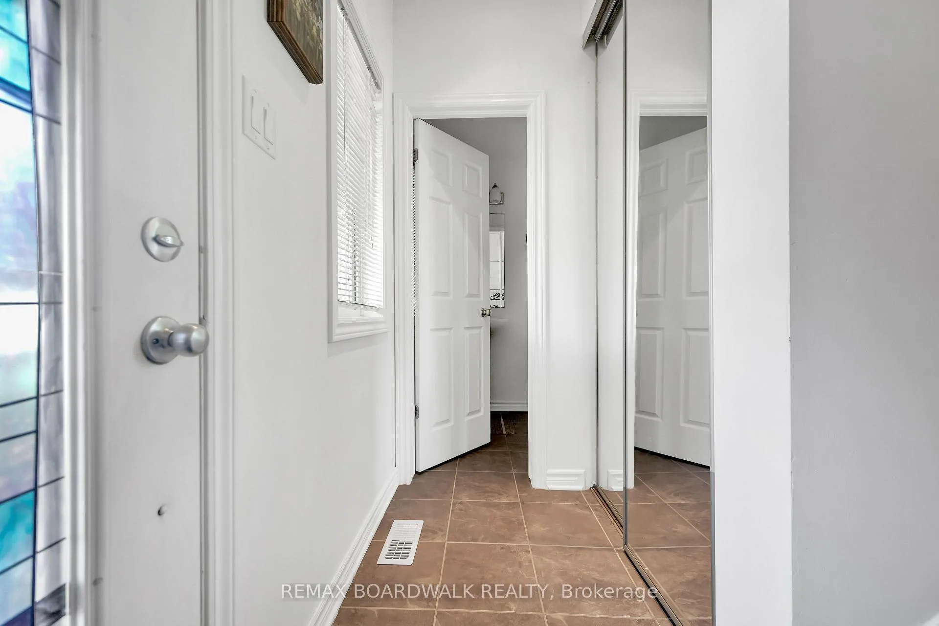 Photo 12 of 604 Paul Metivier Drive, Ottawa, Barrhaven - Strandherd — HOMEH