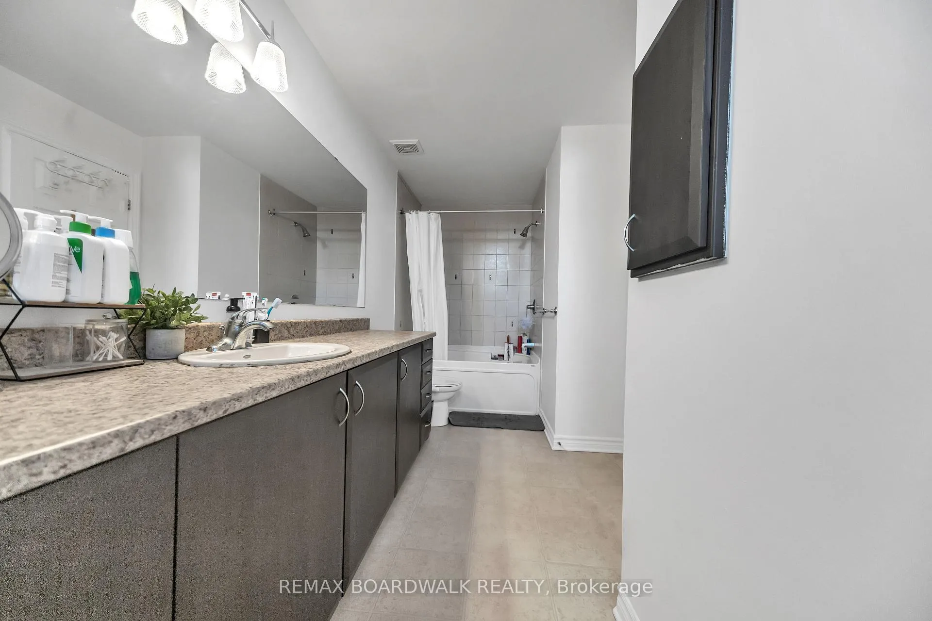 Photo 38 of 604 Paul Metivier Drive, Ottawa, Barrhaven - Strandherd — HOMEH
