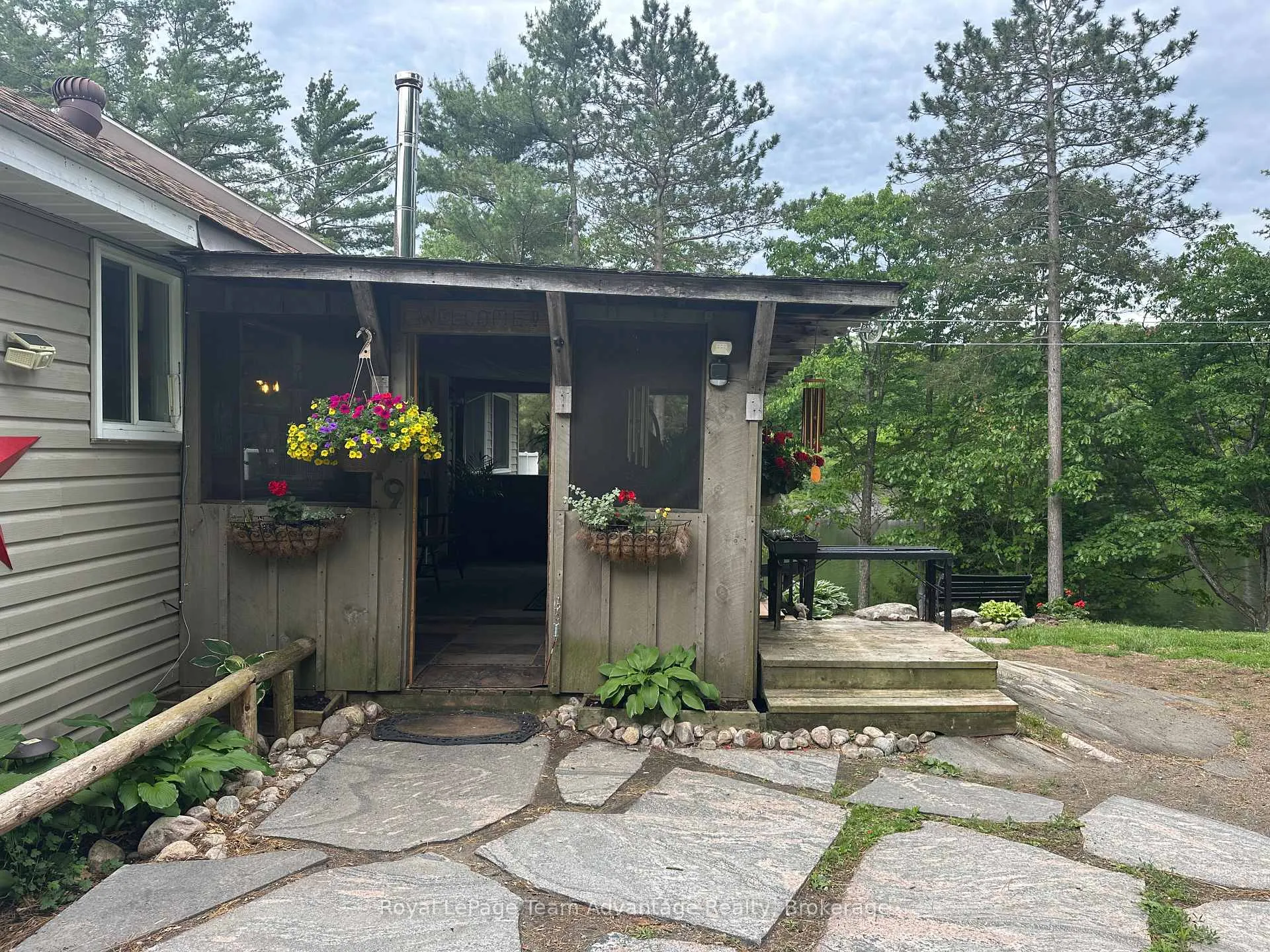 Photo 3 of 19 Allan Crescent, Seguin — HOMEH