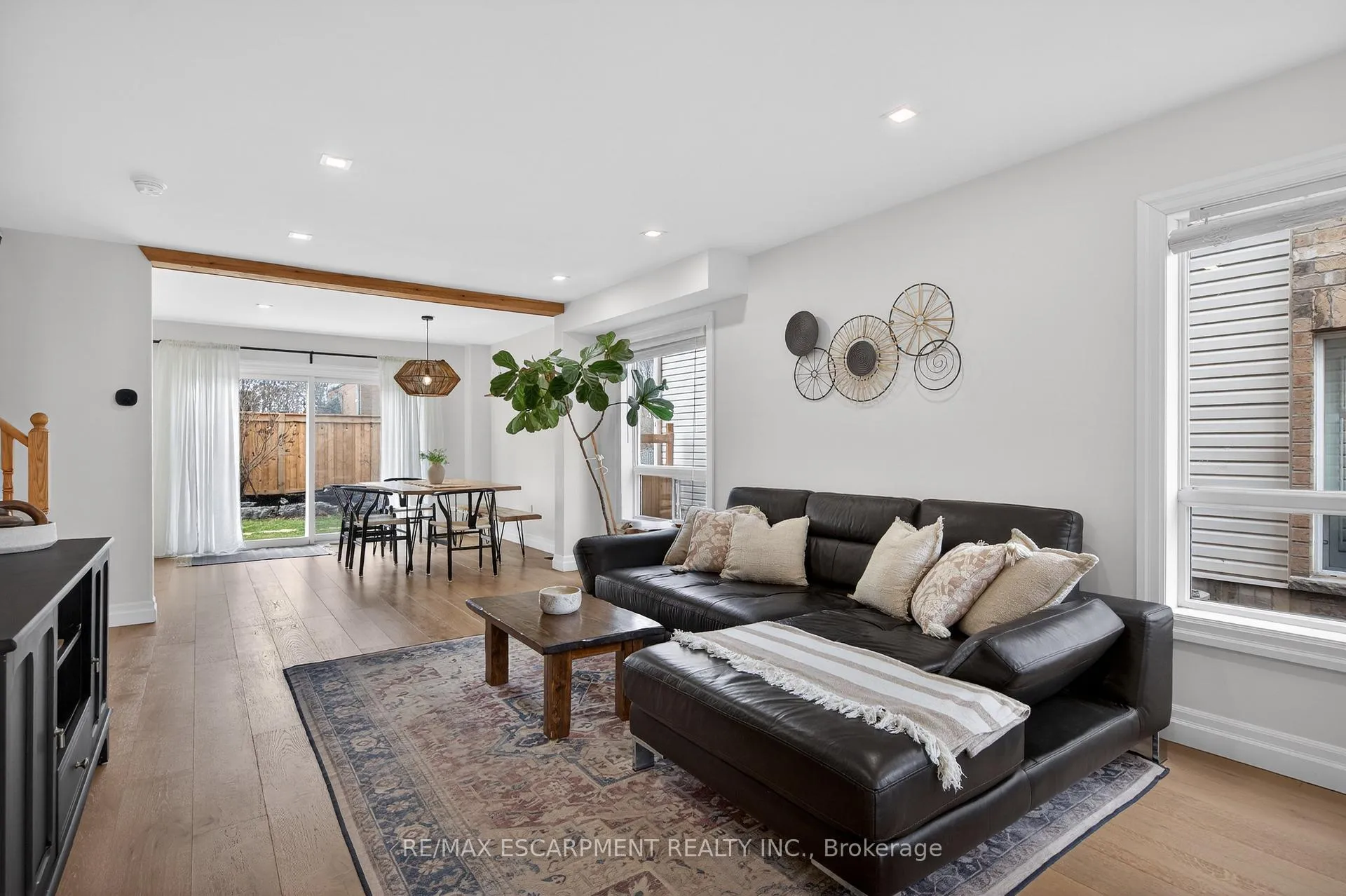 Photo 3 of 99 Fiddlehead Crescent, Hamilton, Waterdown — HOMEH