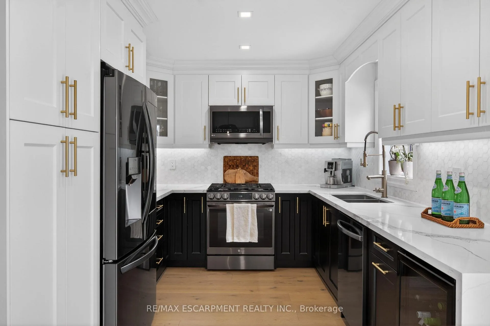 Photo 7 of 99 Fiddlehead Crescent, Hamilton, Waterdown — HOMEH