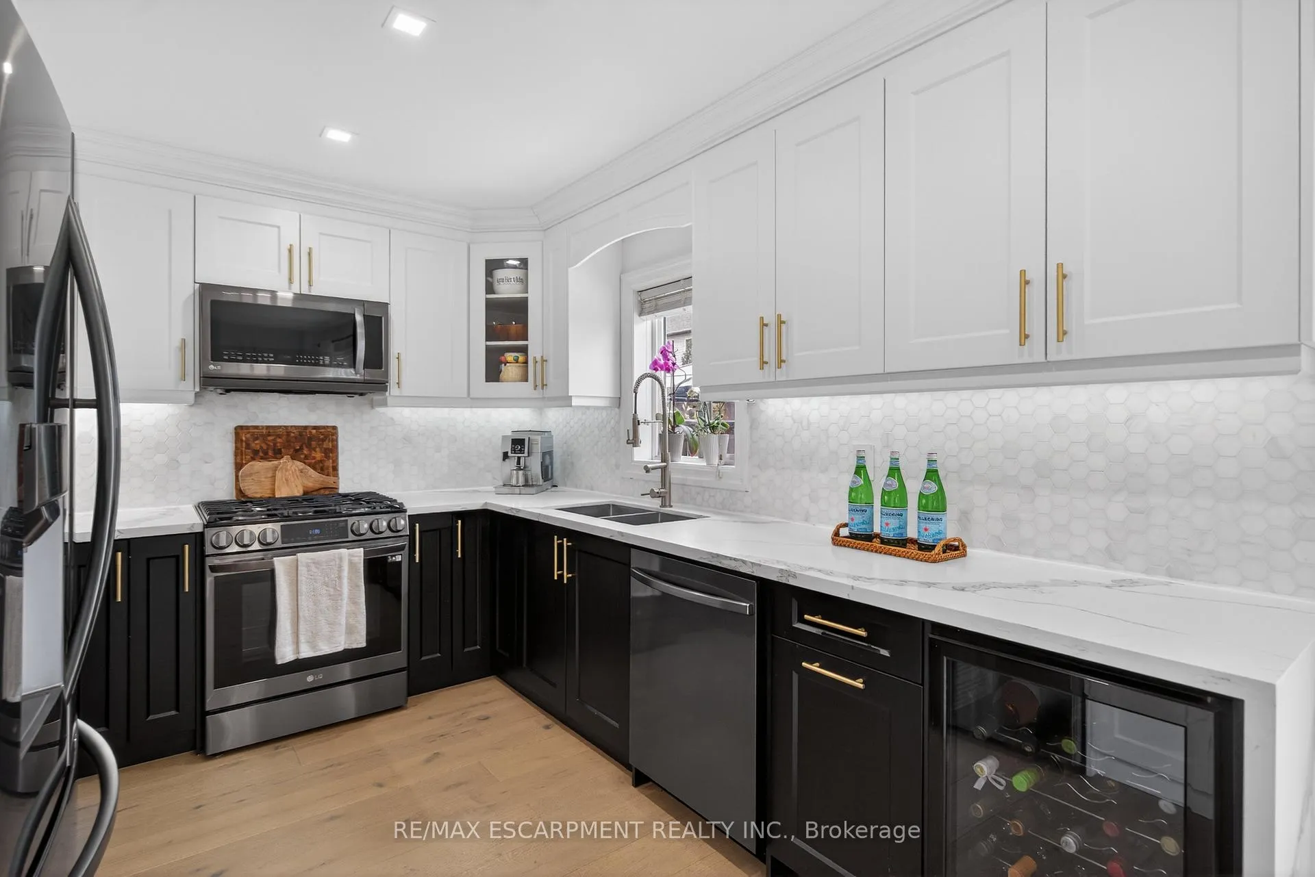 Photo 8 of 99 Fiddlehead Crescent, Hamilton, Waterdown — HOMEH