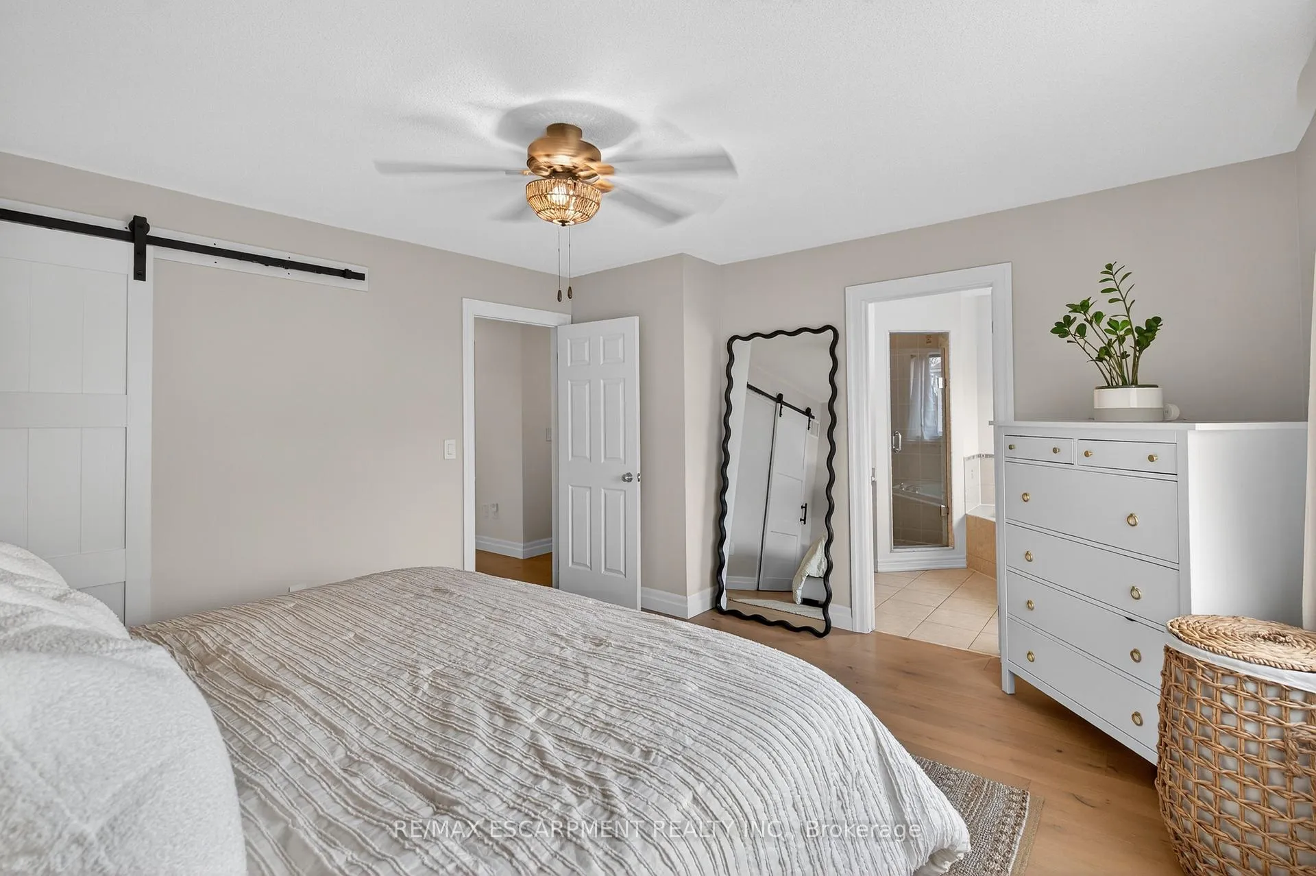 Photo 12 of 99 Fiddlehead Crescent, Hamilton, Waterdown — HOMEH