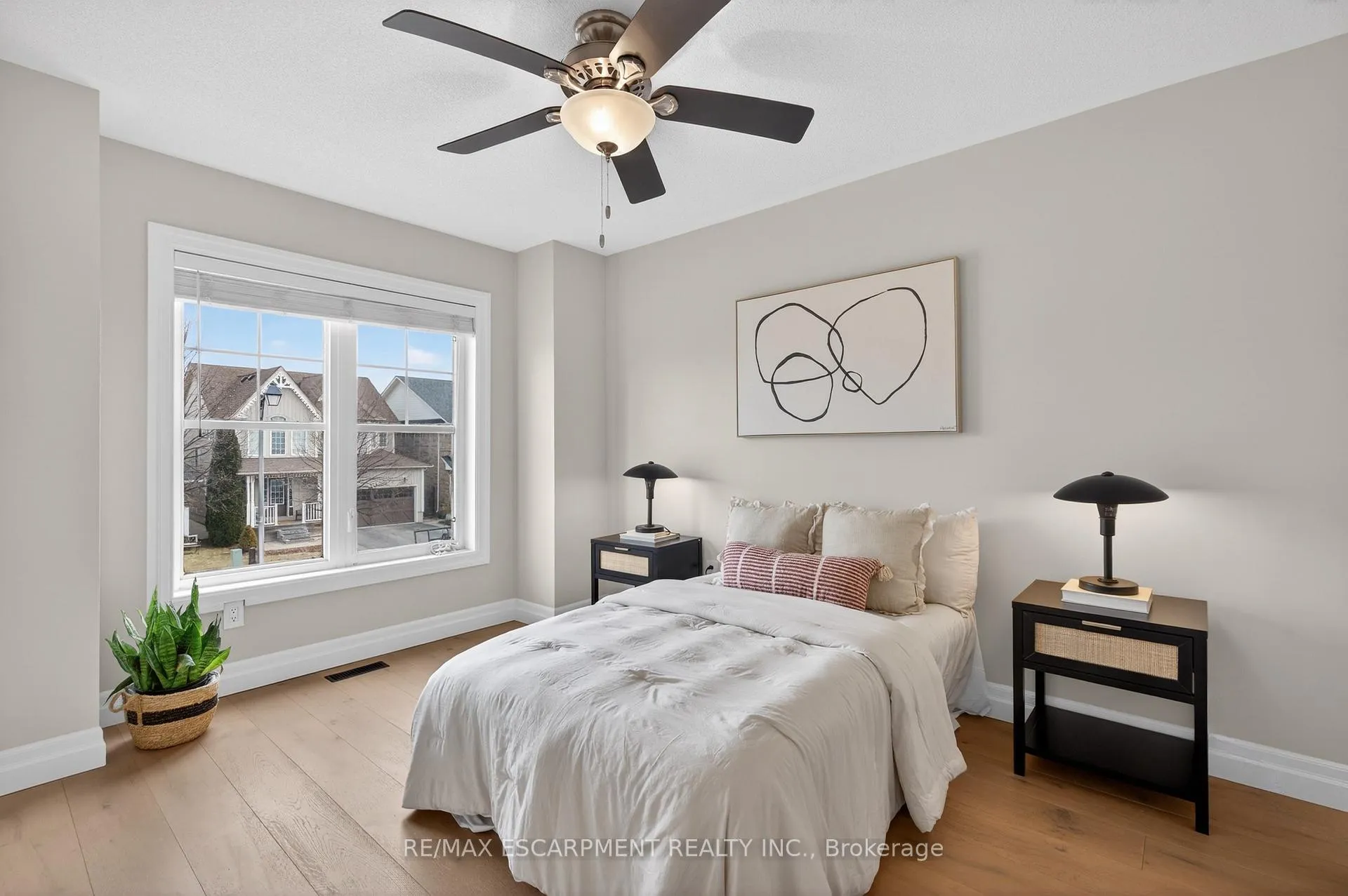 Photo 16 of 99 Fiddlehead Crescent, Hamilton, Waterdown — HOMEH