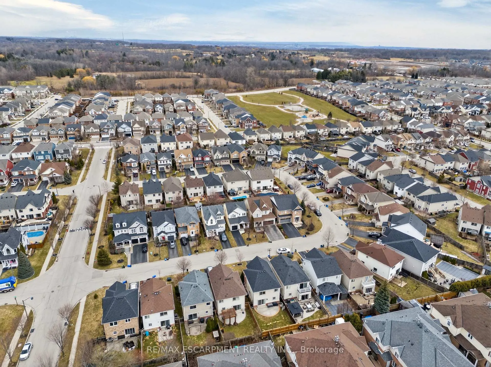 Photo 23 of 99 Fiddlehead Crescent, Hamilton, Waterdown — HOMEH