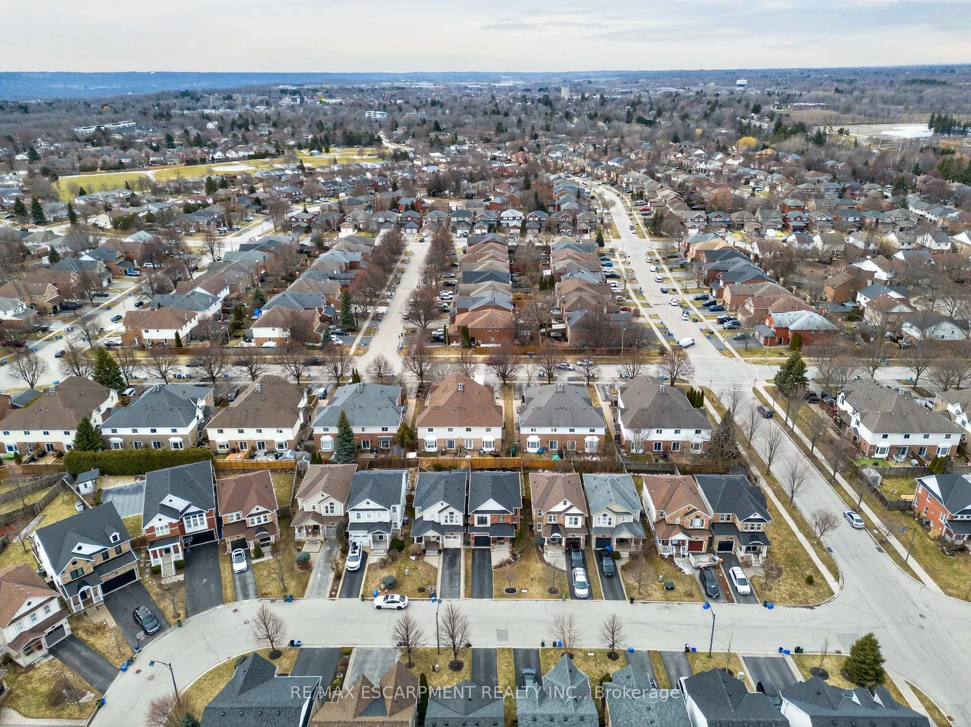 Photo 24 of 99 Fiddlehead Crescent, Hamilton, Waterdown — HOMEH