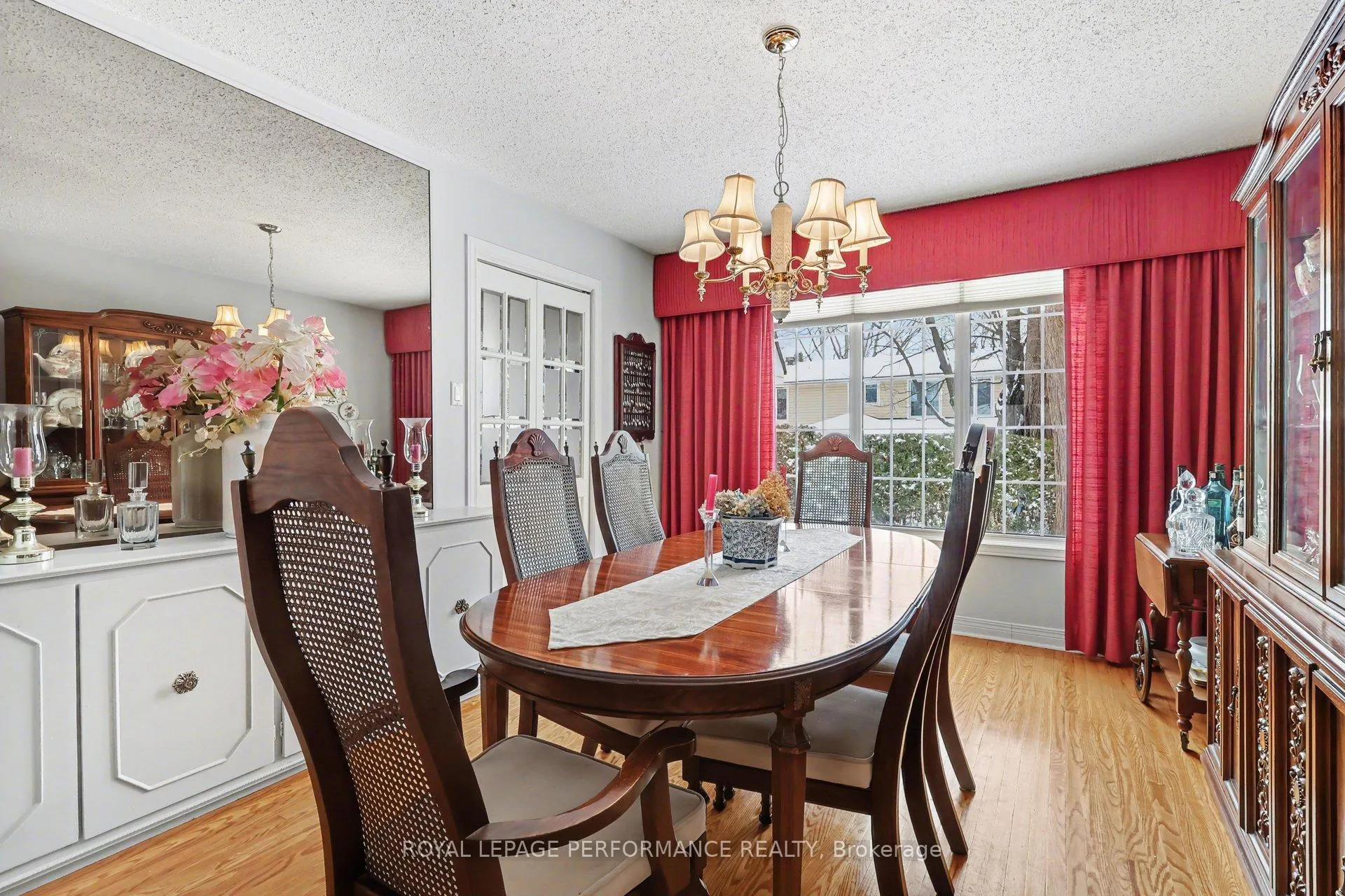 Photo 8 of 10 Oakhurst Crescent, Ottawa, Blackburn Hamlet — HOMEH