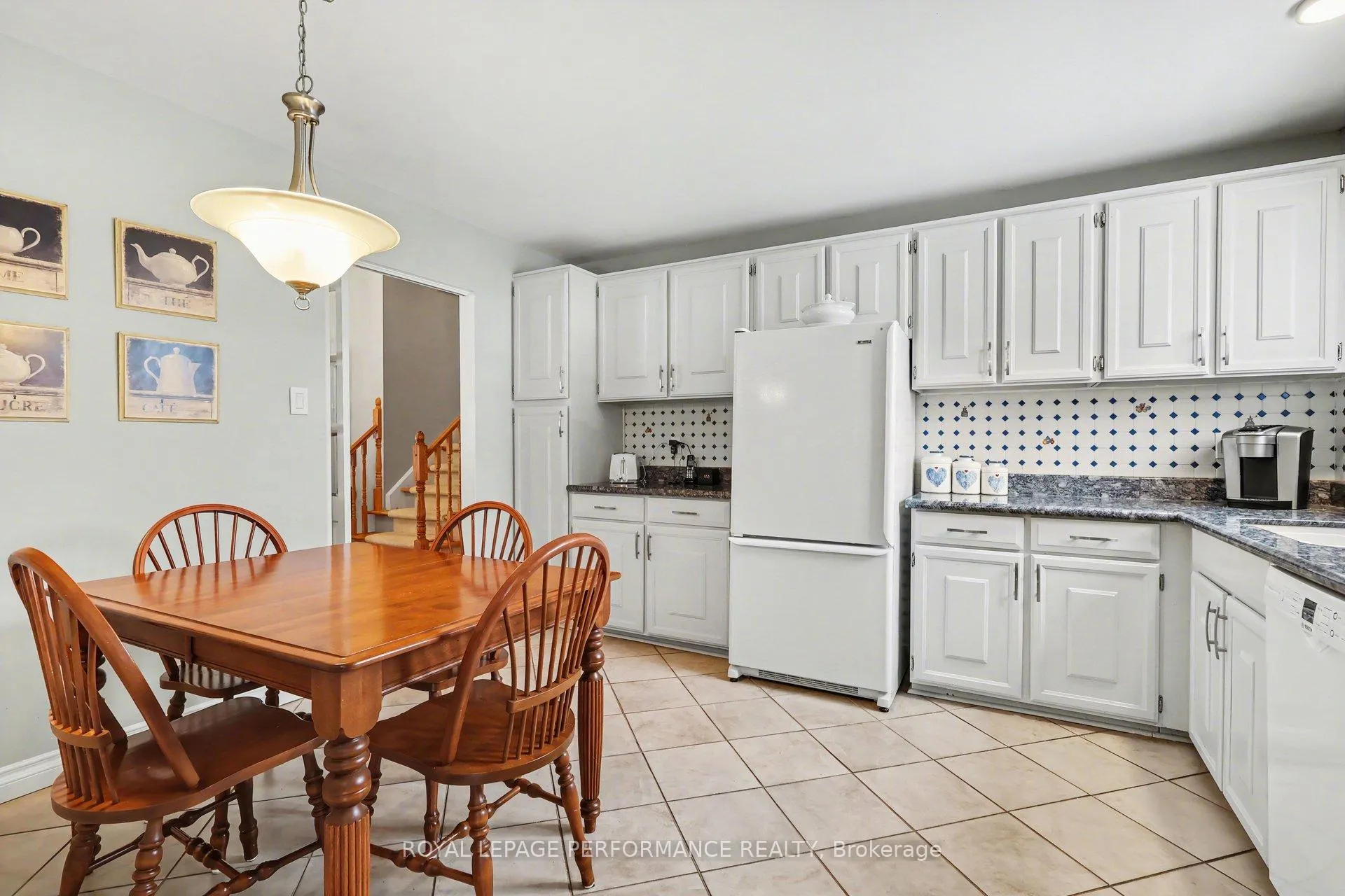 Photo 11 of 10 Oakhurst Crescent, Ottawa, Blackburn Hamlet — HOMEH