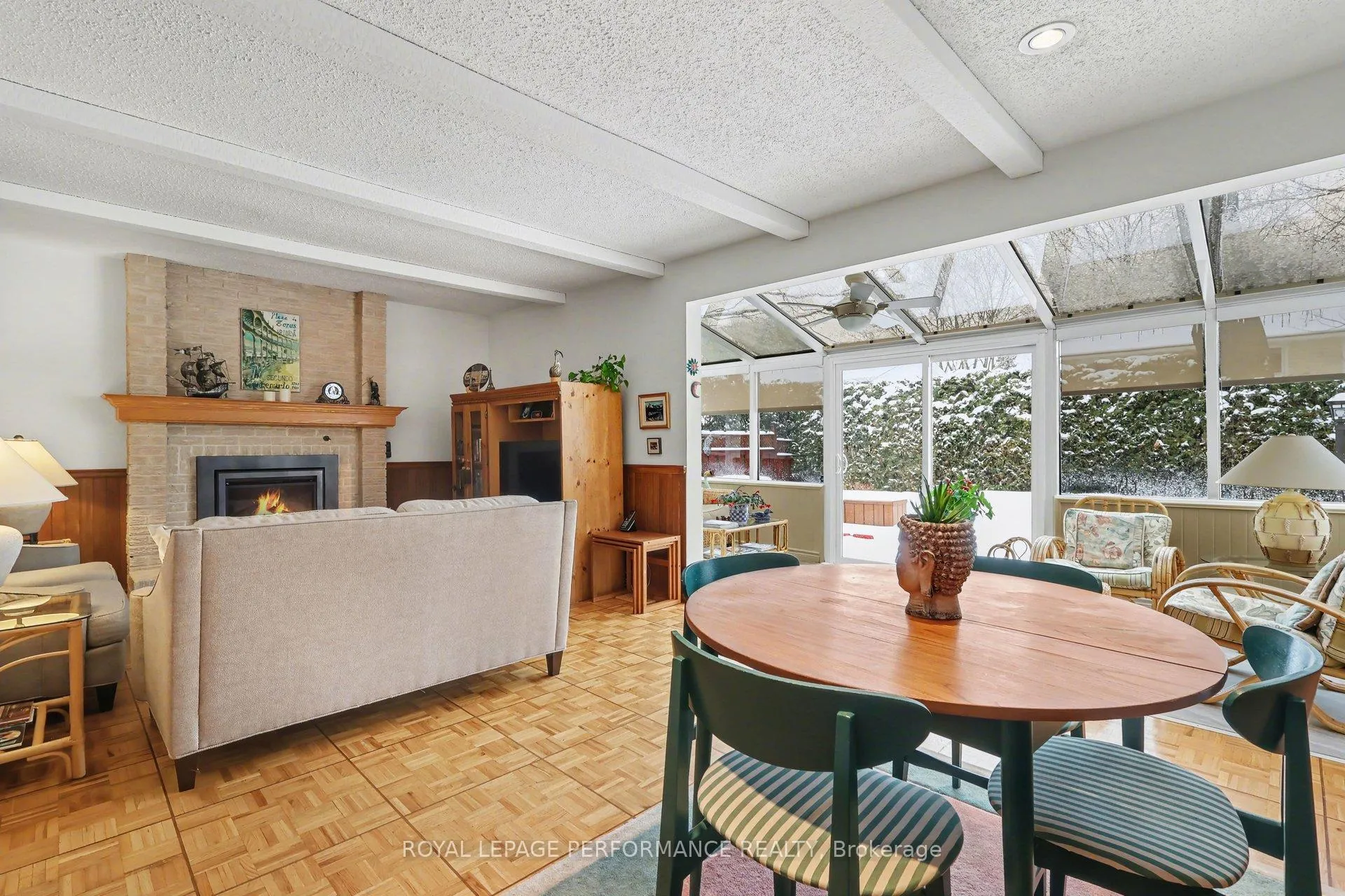 Photo 14 of 10 Oakhurst Crescent, Ottawa, Blackburn Hamlet — HOMEH