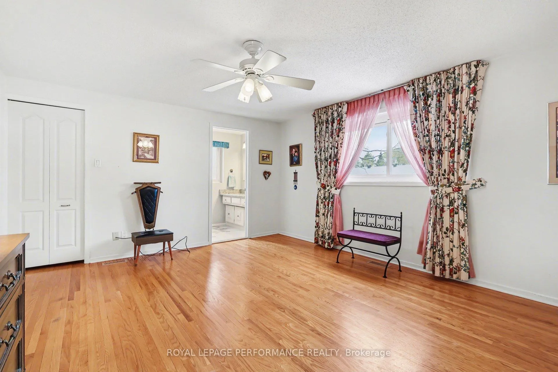 Photo 20 of 10 Oakhurst Crescent, Ottawa, Blackburn Hamlet — HOMEH